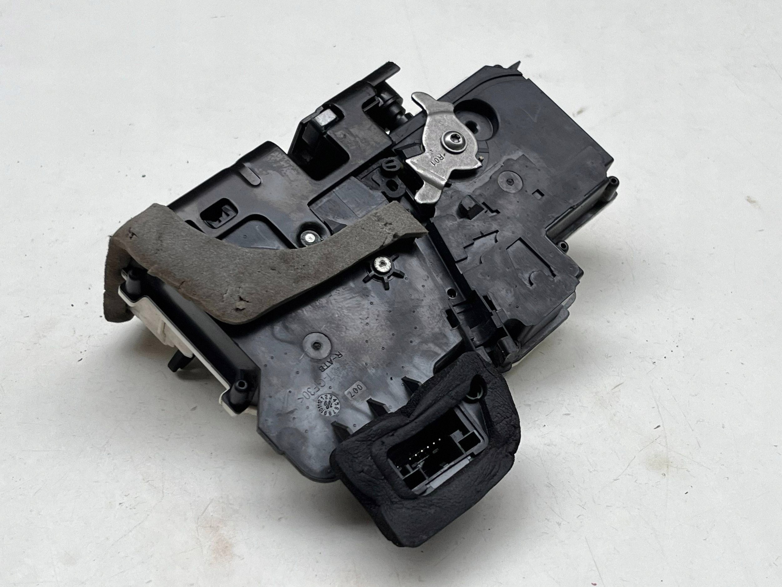 AUDI A6 C8 lock door right rear part 4K0839016Q @M