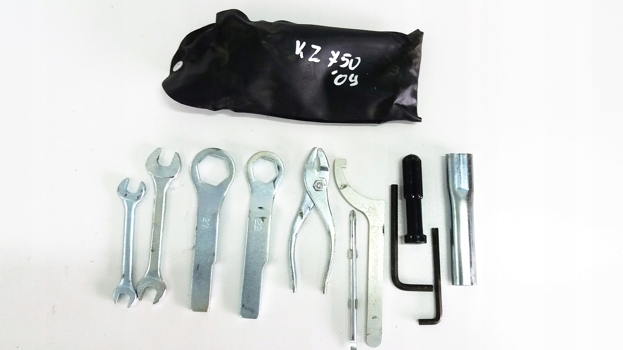 KAWASAKI с 750 сервисными ключами