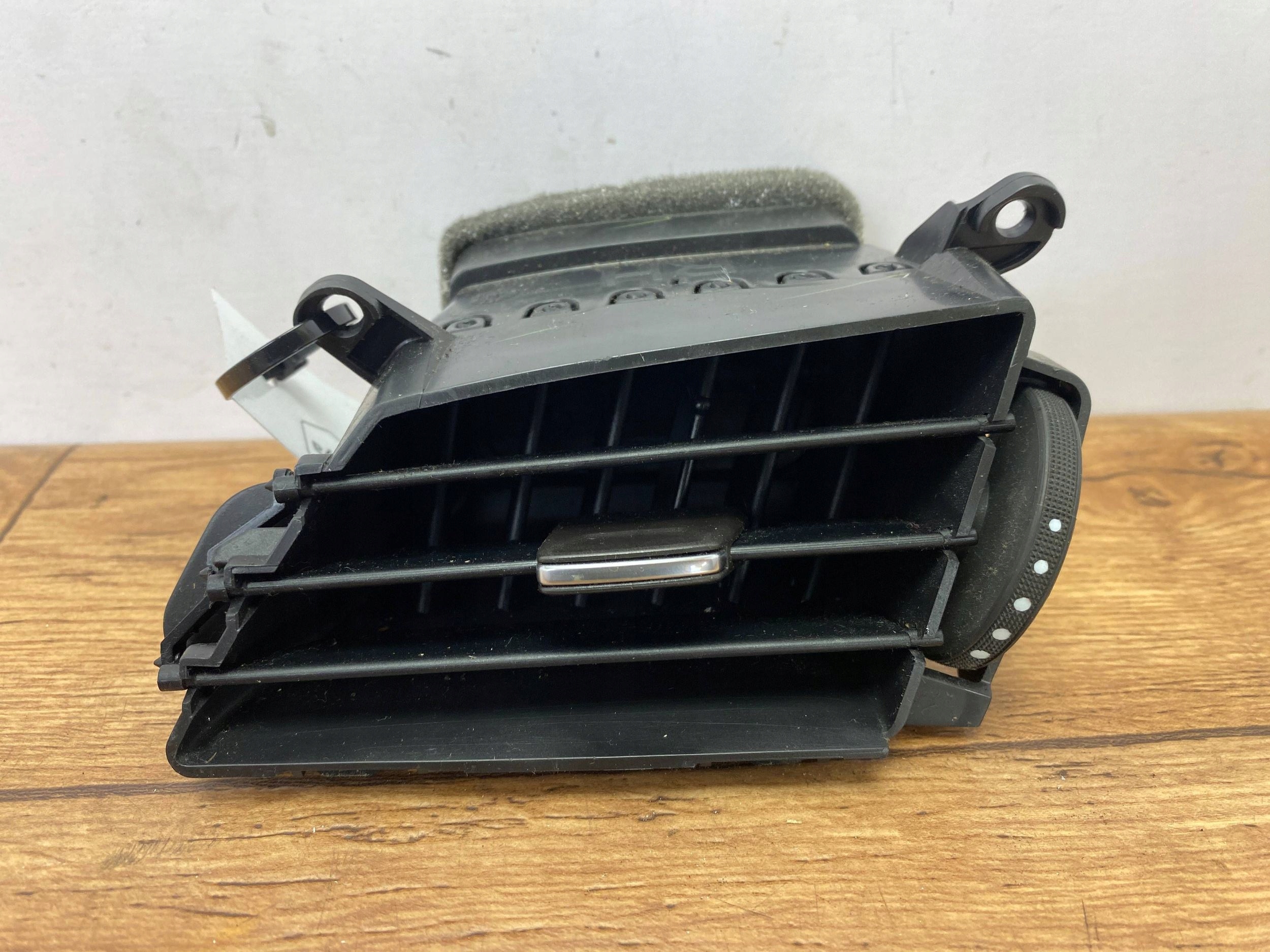 grid air conditioning devices side of the dashboard Cadillac CTS III 2014+