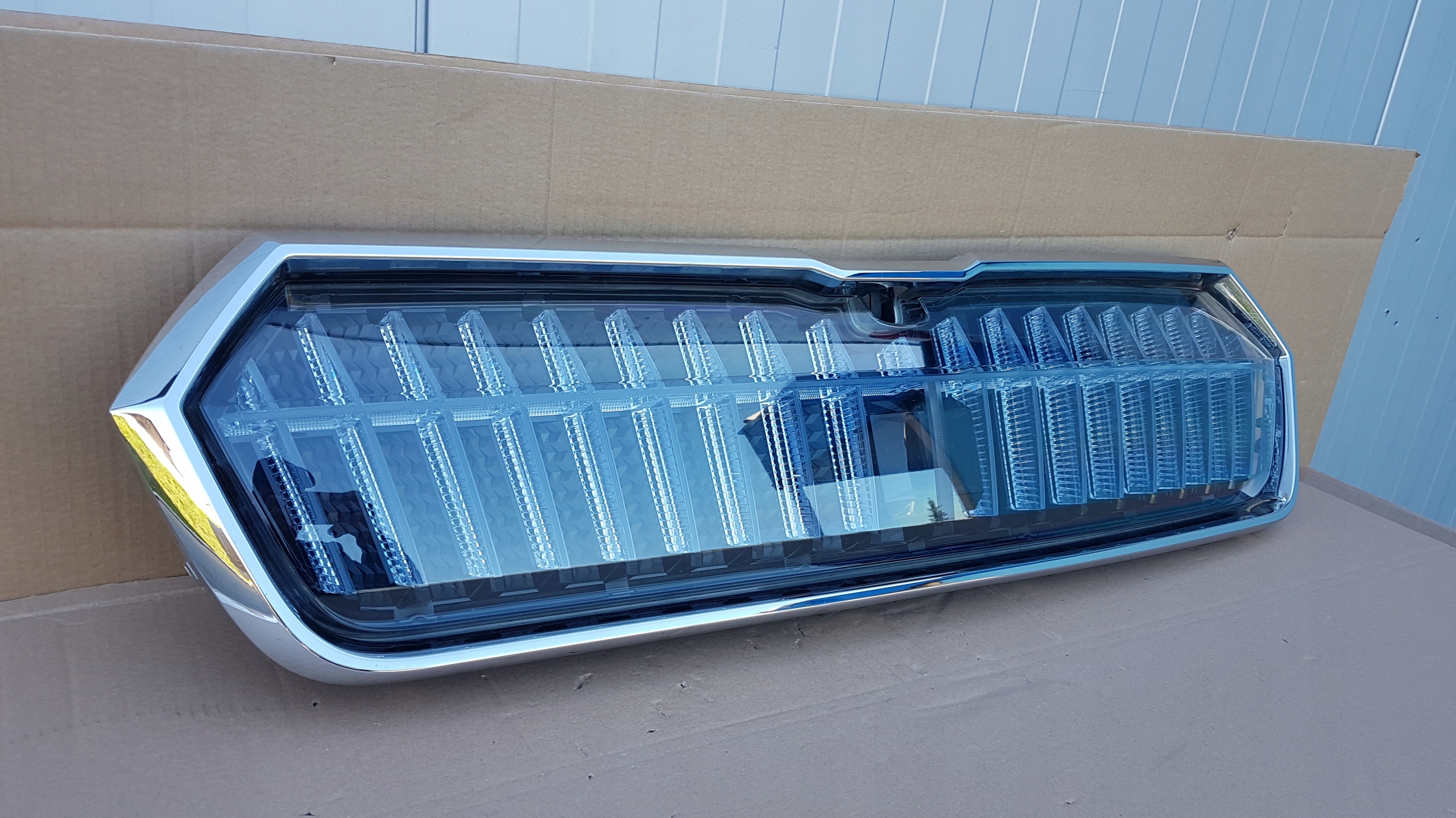 GRILL ATRAPA SKODA ENYAQ CRYSTAL FACE KAMERA RADAR LED Typ samochodu Samochody osobowe