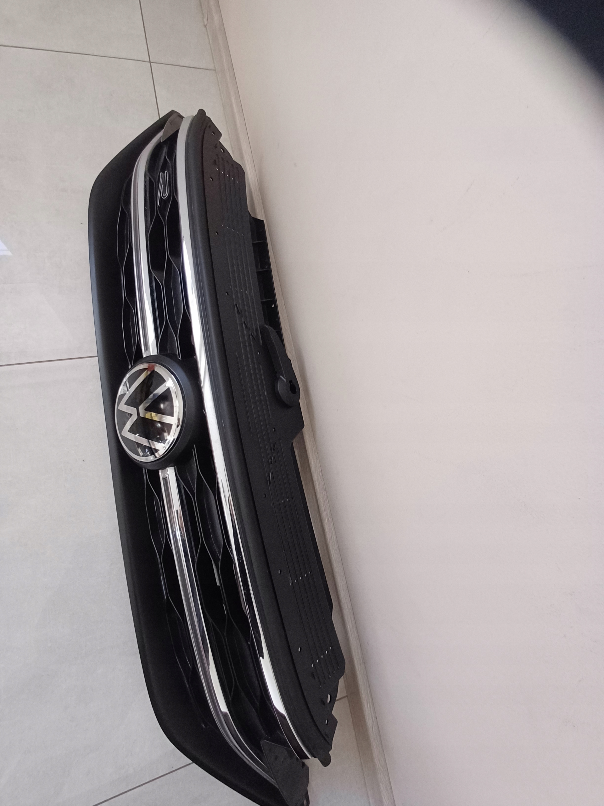 Grill VW TAIGO R- LINE 2G7853655A