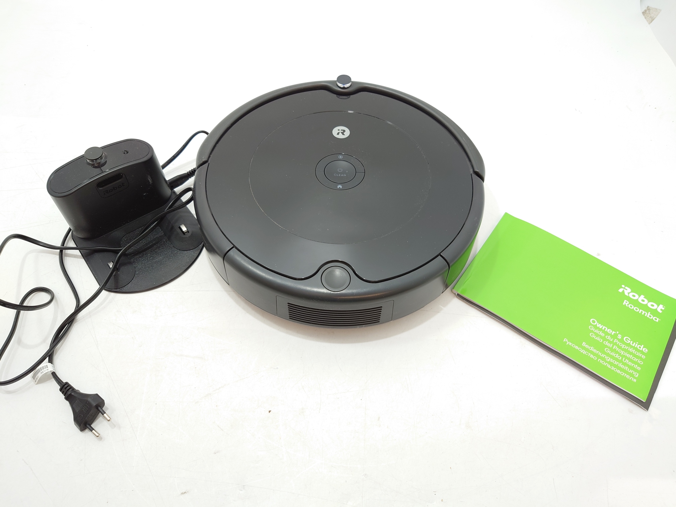 iRobot Roomba 692 Robot odkurzający do dywanów i twardych powierzchni iRobot Roomba 692 Robot odkurzający do dywanów i twardych powierzchni