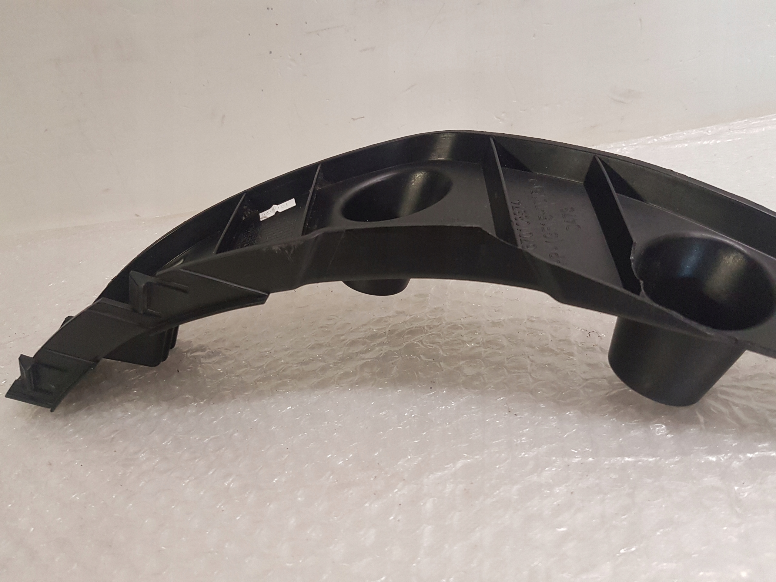 bumper bracket left rear part MASERATI LEVANTE 670108374