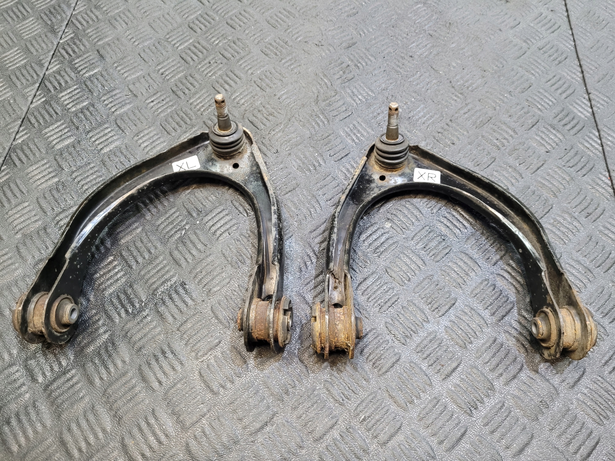 arm front front upper left LEXUS IS 3 III 300 H IS300H XE30