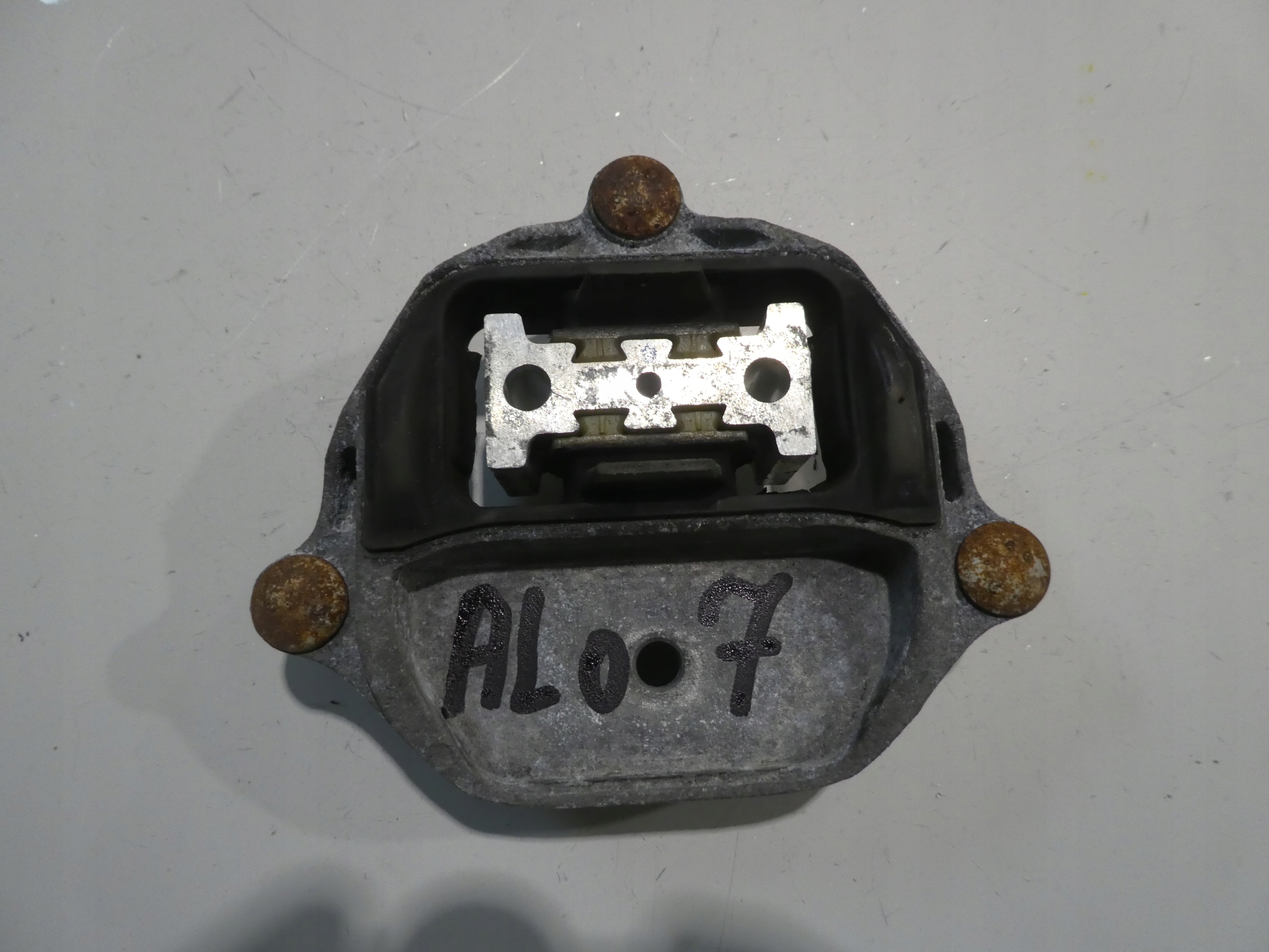 AUDI A4 B8 A5 Q5 holder gearbox mounting 8K0399151