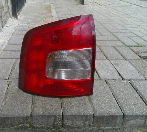 SKODA OCTAVIA 2 II LIFT 08+ KOMBI LEWA TYLNA LAMPA ORYGINAŁ
