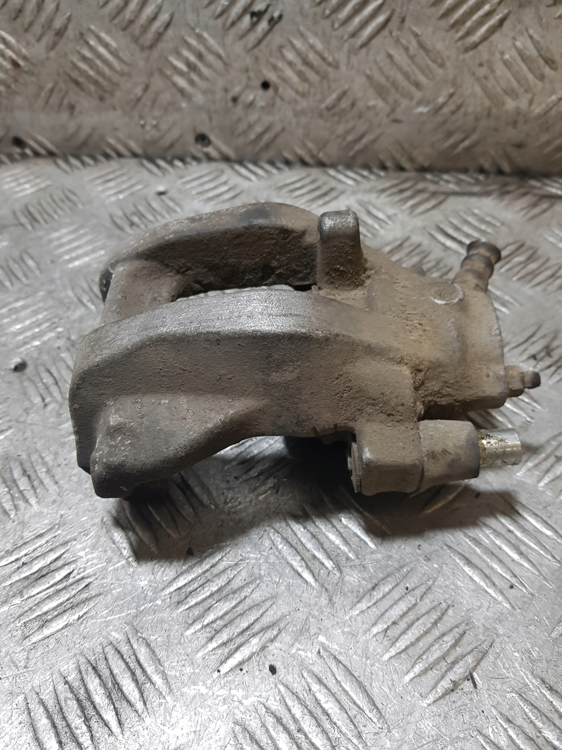 caliper brake left rear part rear MERCEDES-BENZ E-KLASA W211 2.2 D