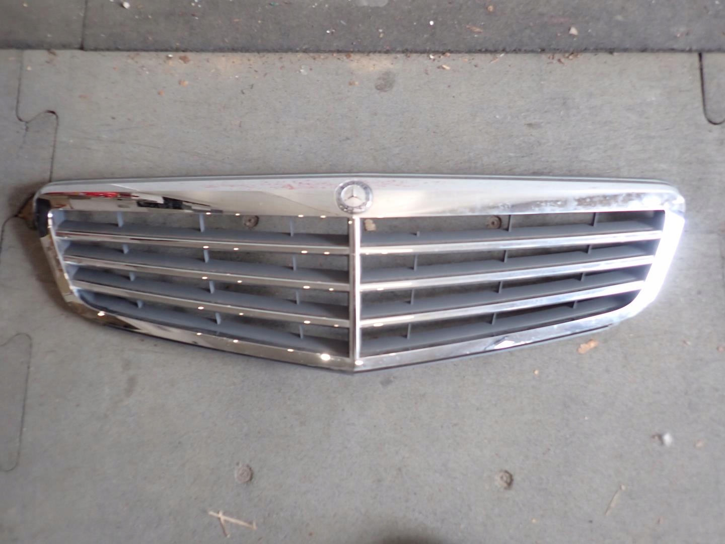 grille MERCEDES C-class W204 2007-2011 A2048801283