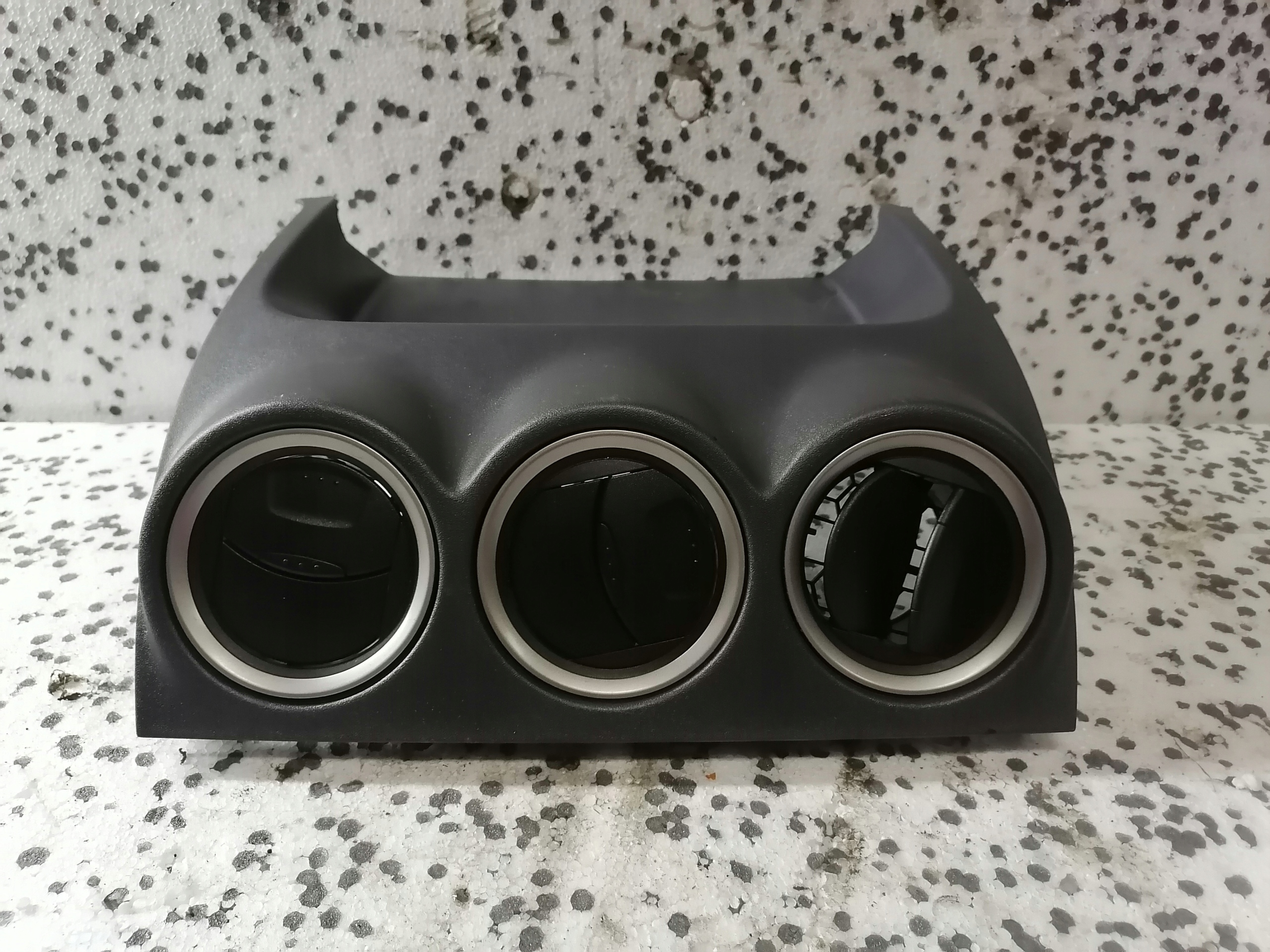8A6H-A018B09-AA1FAI rešetka rešetka ventilacije FORD CONNECT