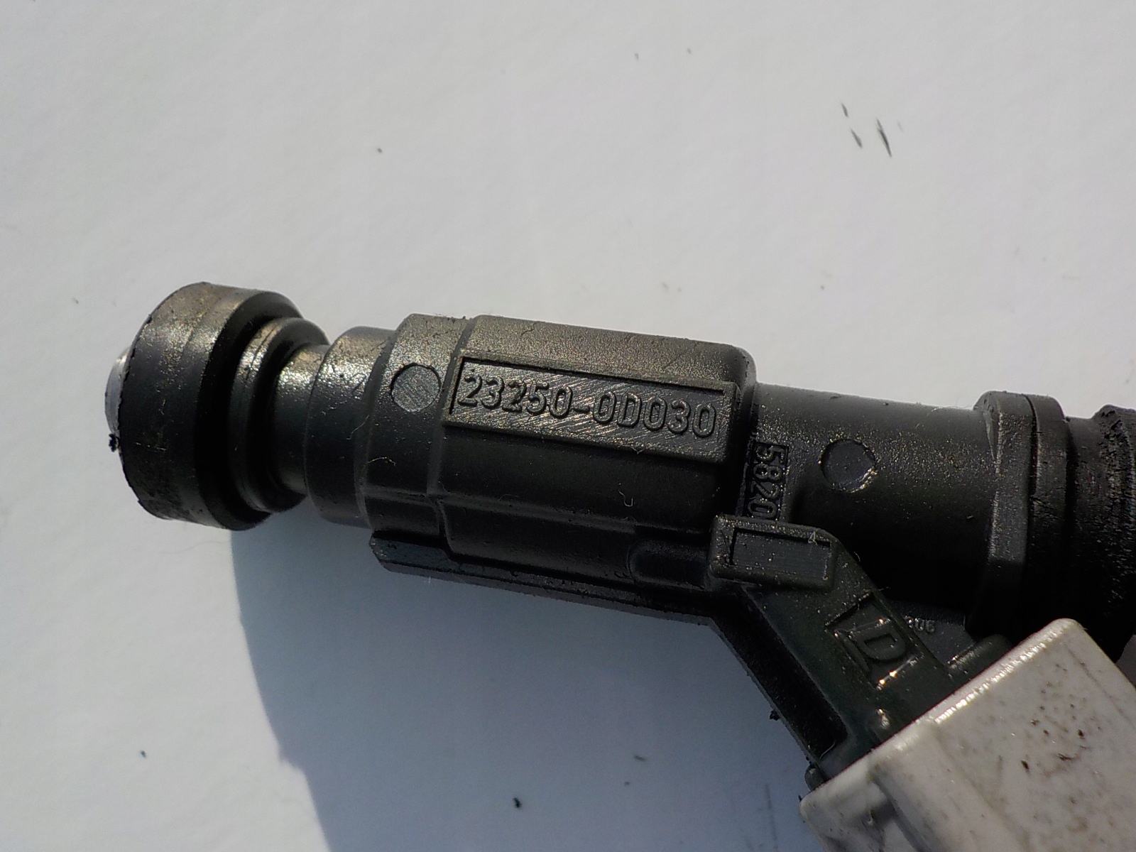 TOYOTA COROLLA E12 1.4 1.6 VTI injector 23250-0D030