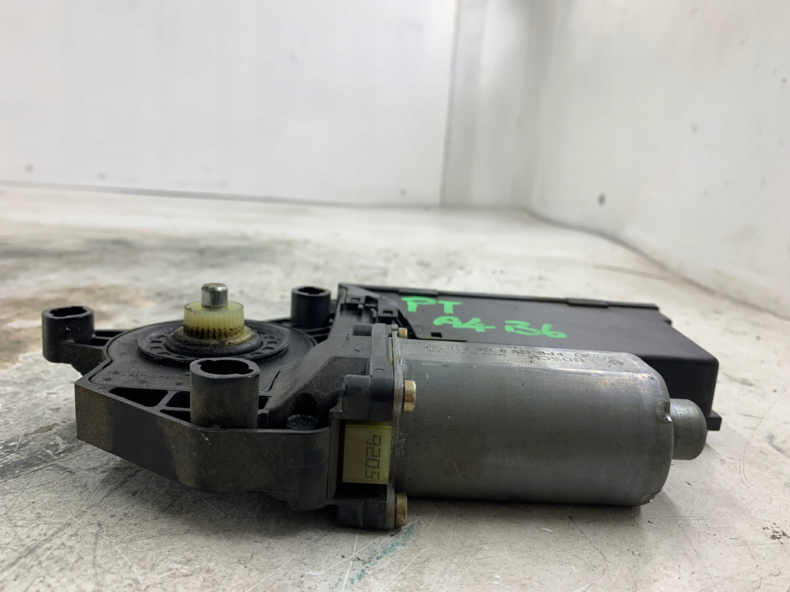 AUDI A4 B6 Motor Fenster rechts heck 8E0959802A