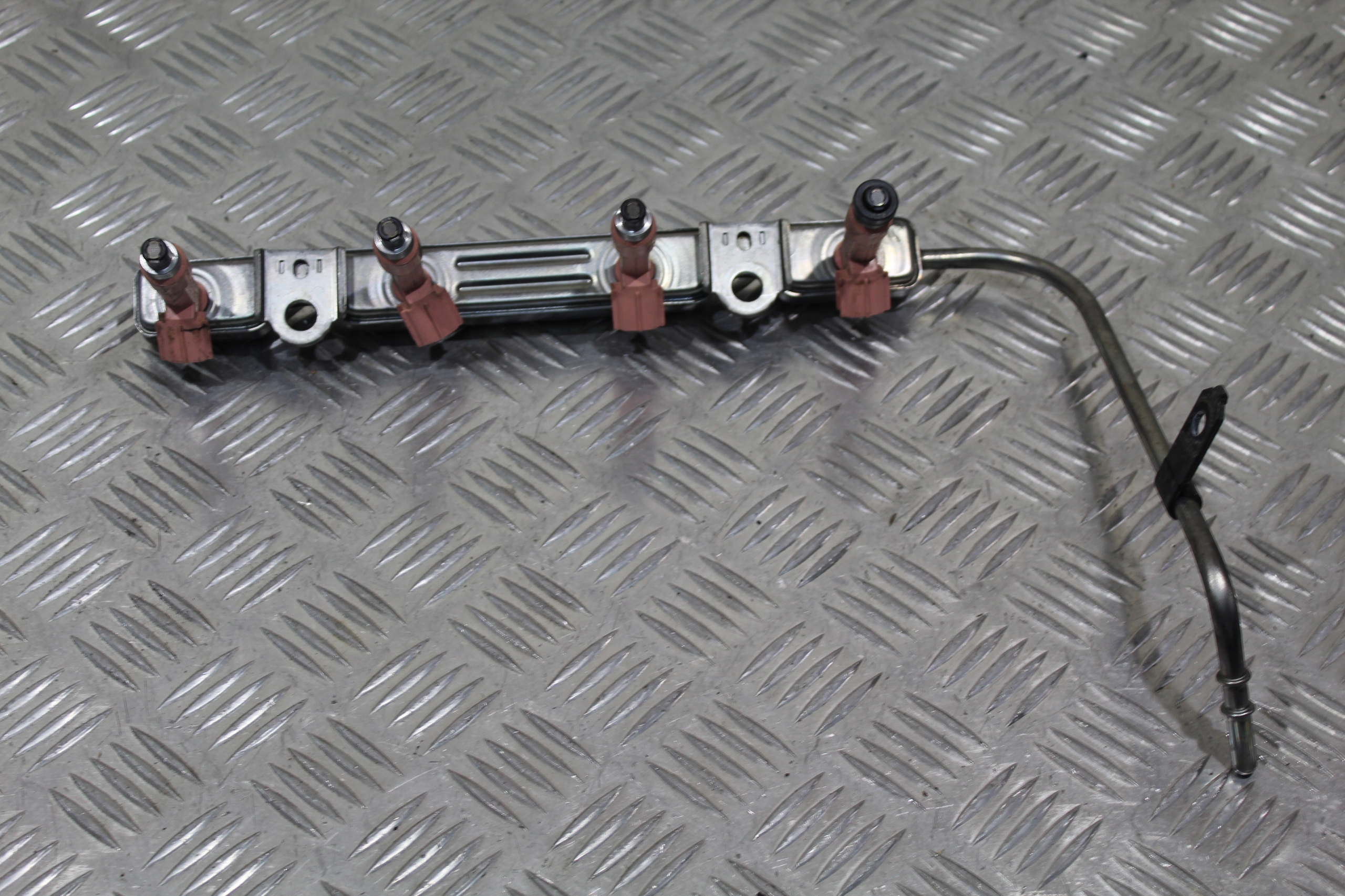 Rampe injection Injecteurs TOYOTA YARIS III LIFT