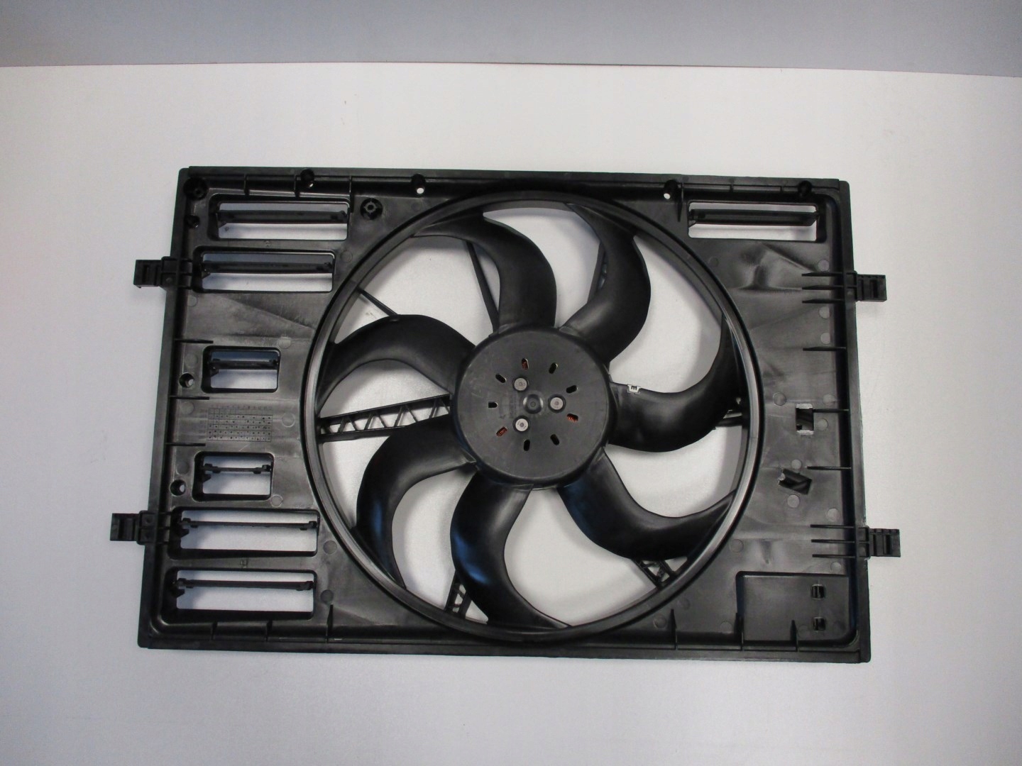 ventilátor chladiče VW 5Q0121203DE 5Q0959455BN