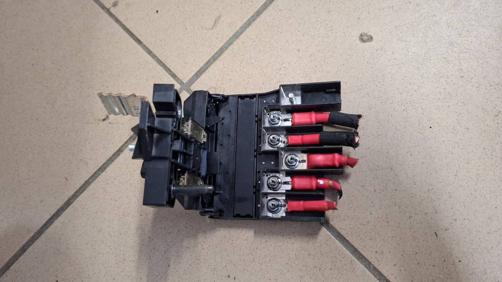 distributor pradu fuse Renault Clio VI