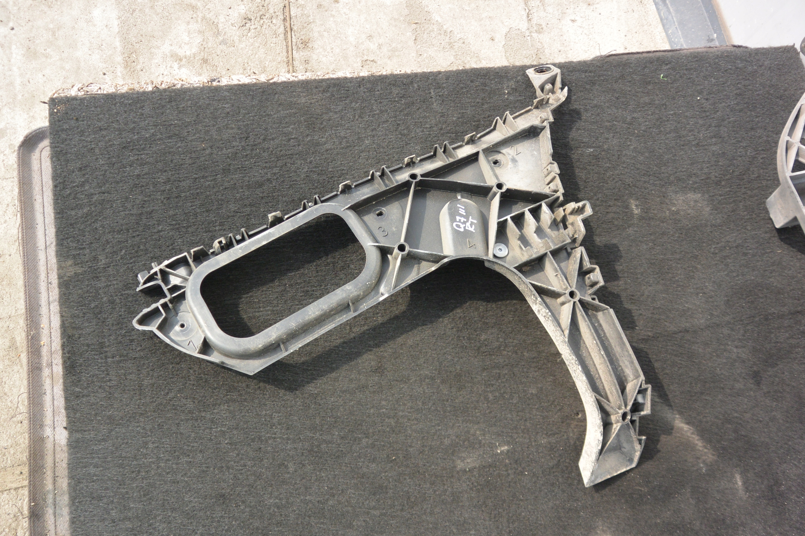 bumper bracket rear part the centre left right KPL AUDI Q7