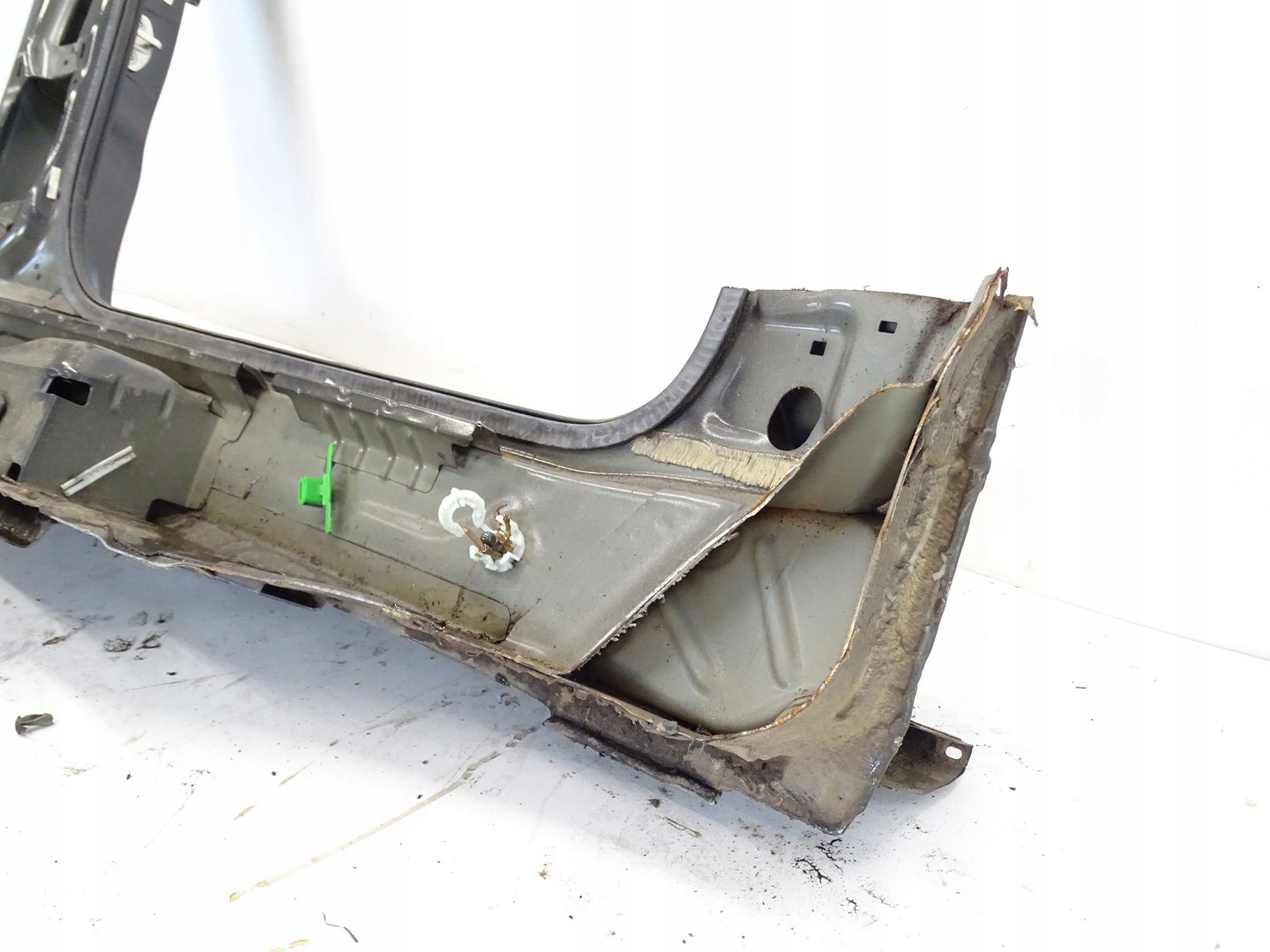 threshold front rear part left pillar B VW ARTEON 2019