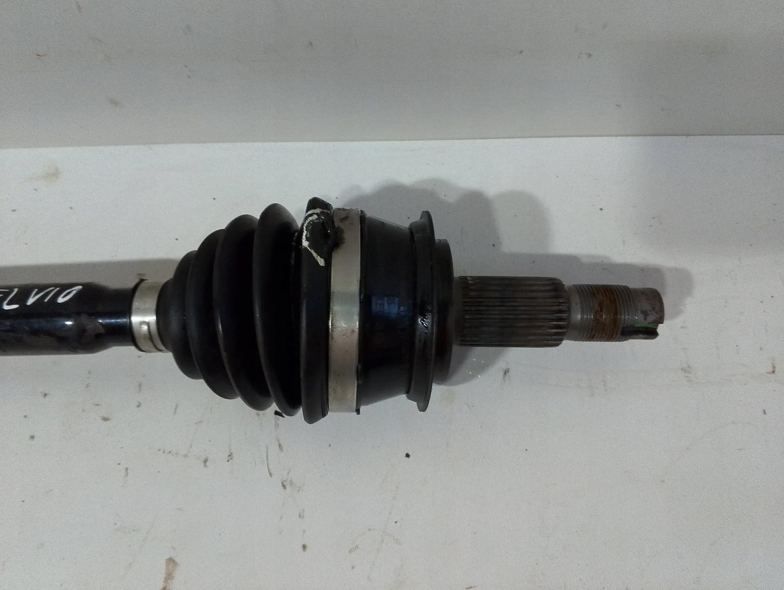 Alfa Romeo Stelvio 2,0T semi-axis front right (A128)