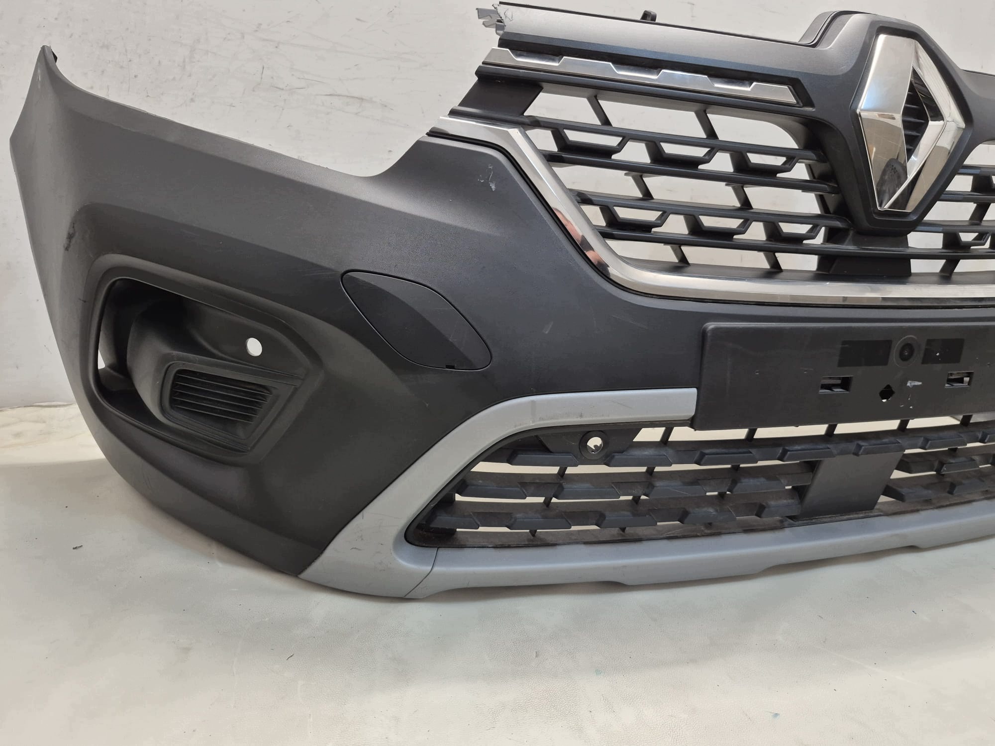 RENAULT KANGOO IV 21- bumper front front PDC 620225984R