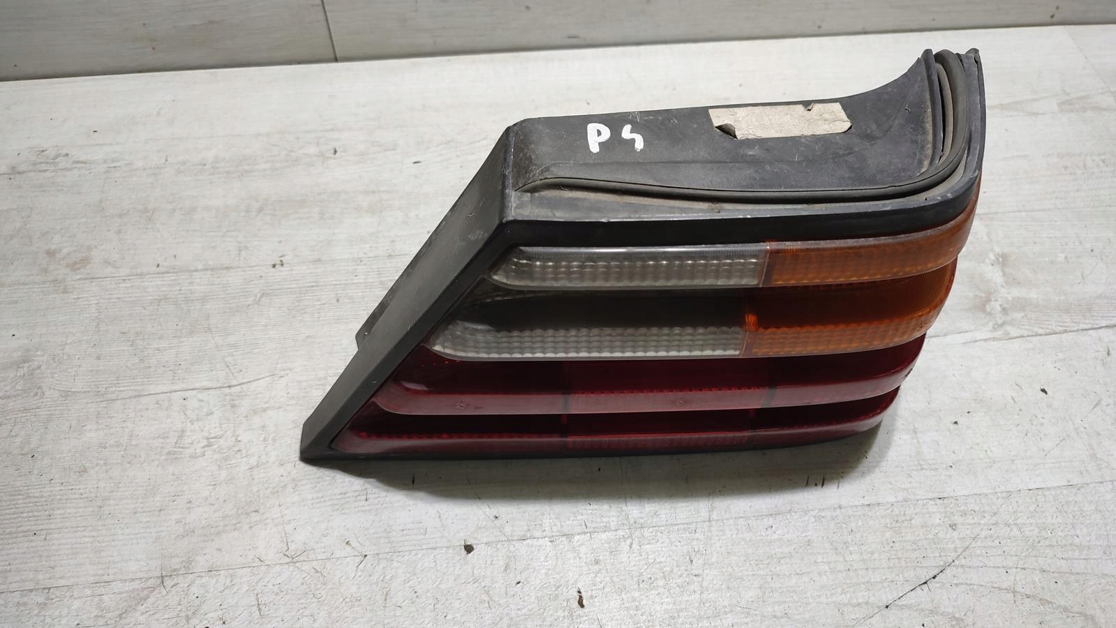 light right rear part Mercedes w124