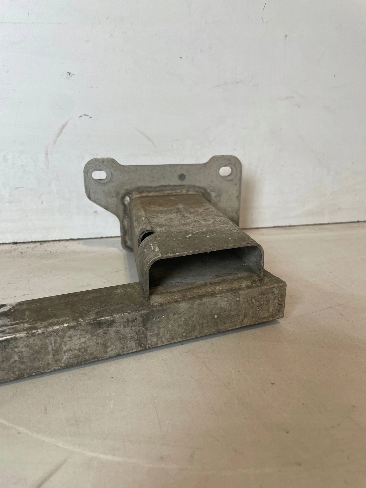 pillar sider front lower Peugeot 3008 5008 and