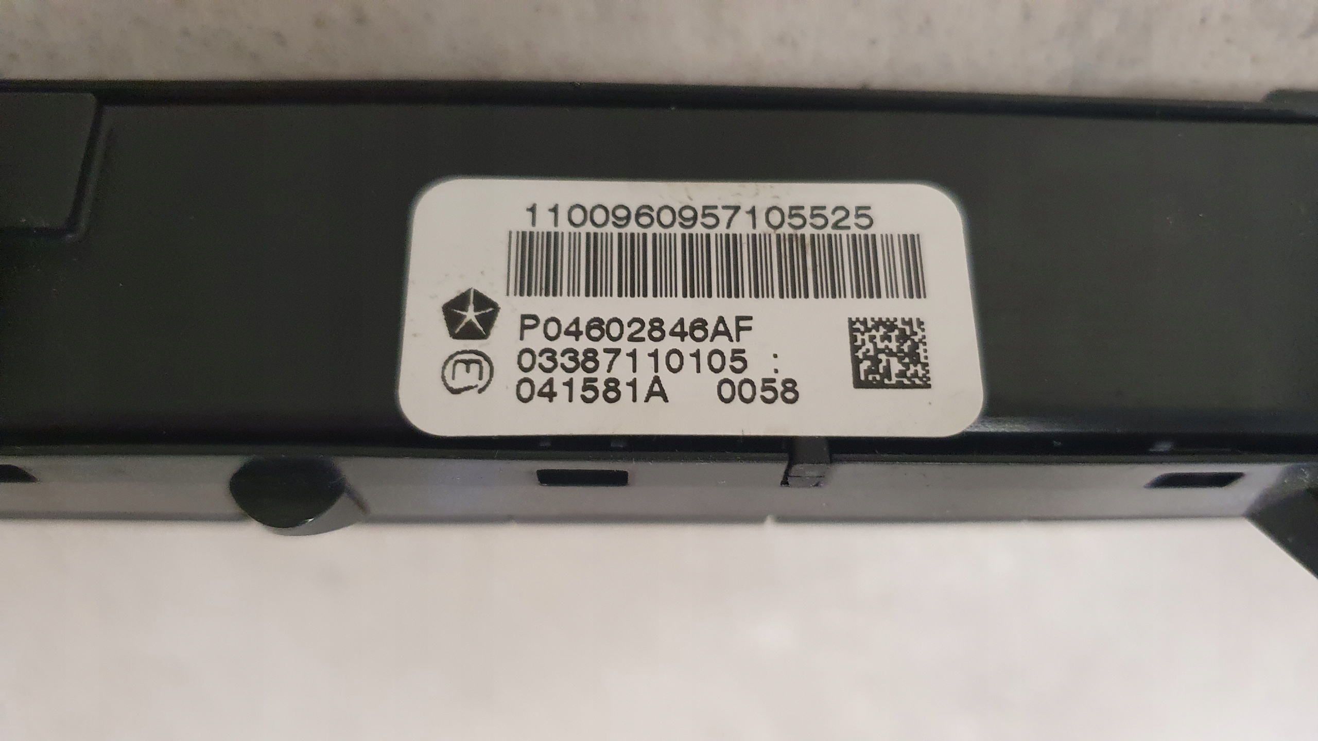 Jeep Grand Cherokee III WK/WH Panel przełączników Producent części Jeep OE