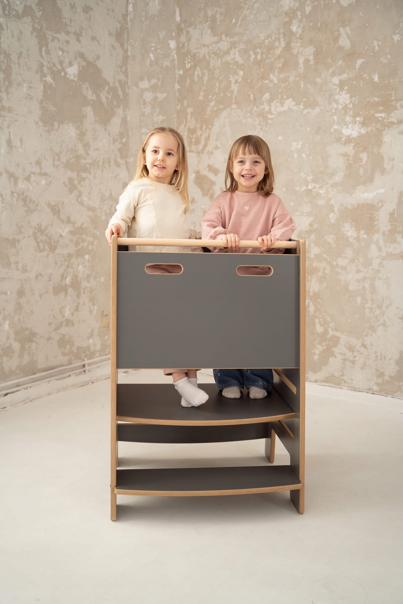Kitchen Helper Double Safe kuchynský pomocník pre súrodencov sivý