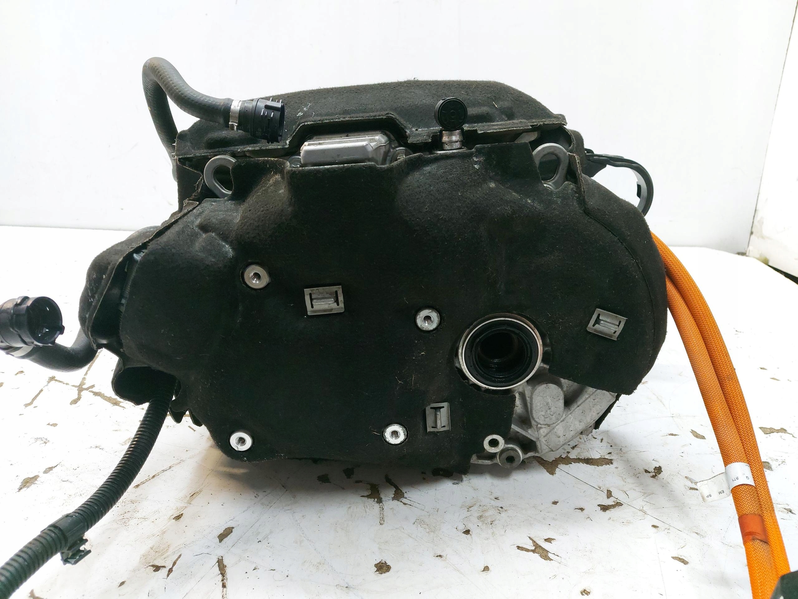 BMW iX1 X1 U11 engine electrical front XDrive30 8477917