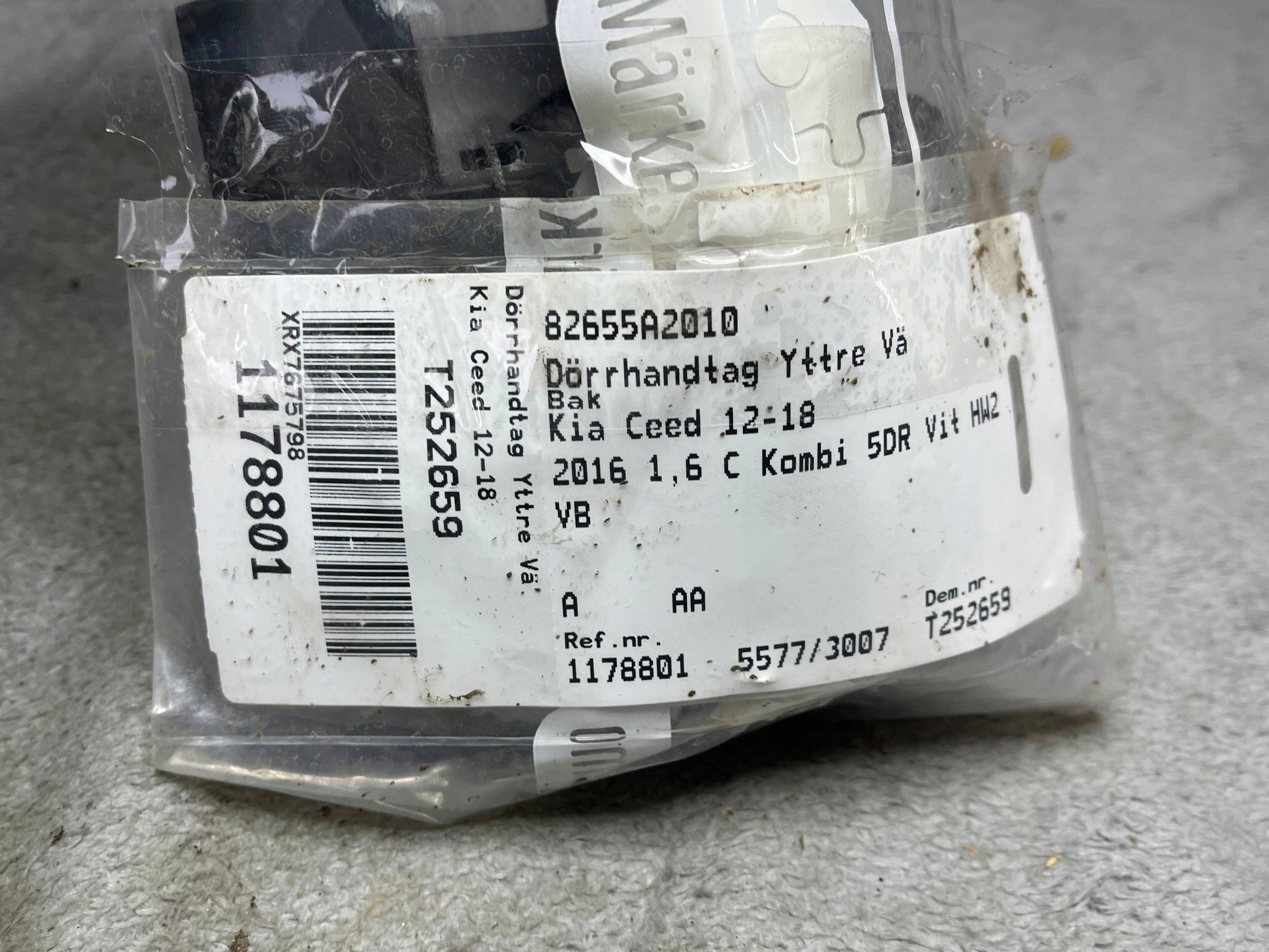 handle exterior door front side left KIA Ceed 82655A2010