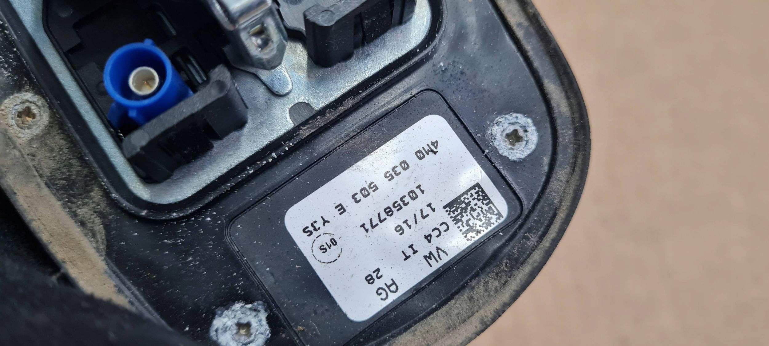 A4 B9 8W ANTENA dach GPS 4M0035503E LY3S A5 8W Q7 4M