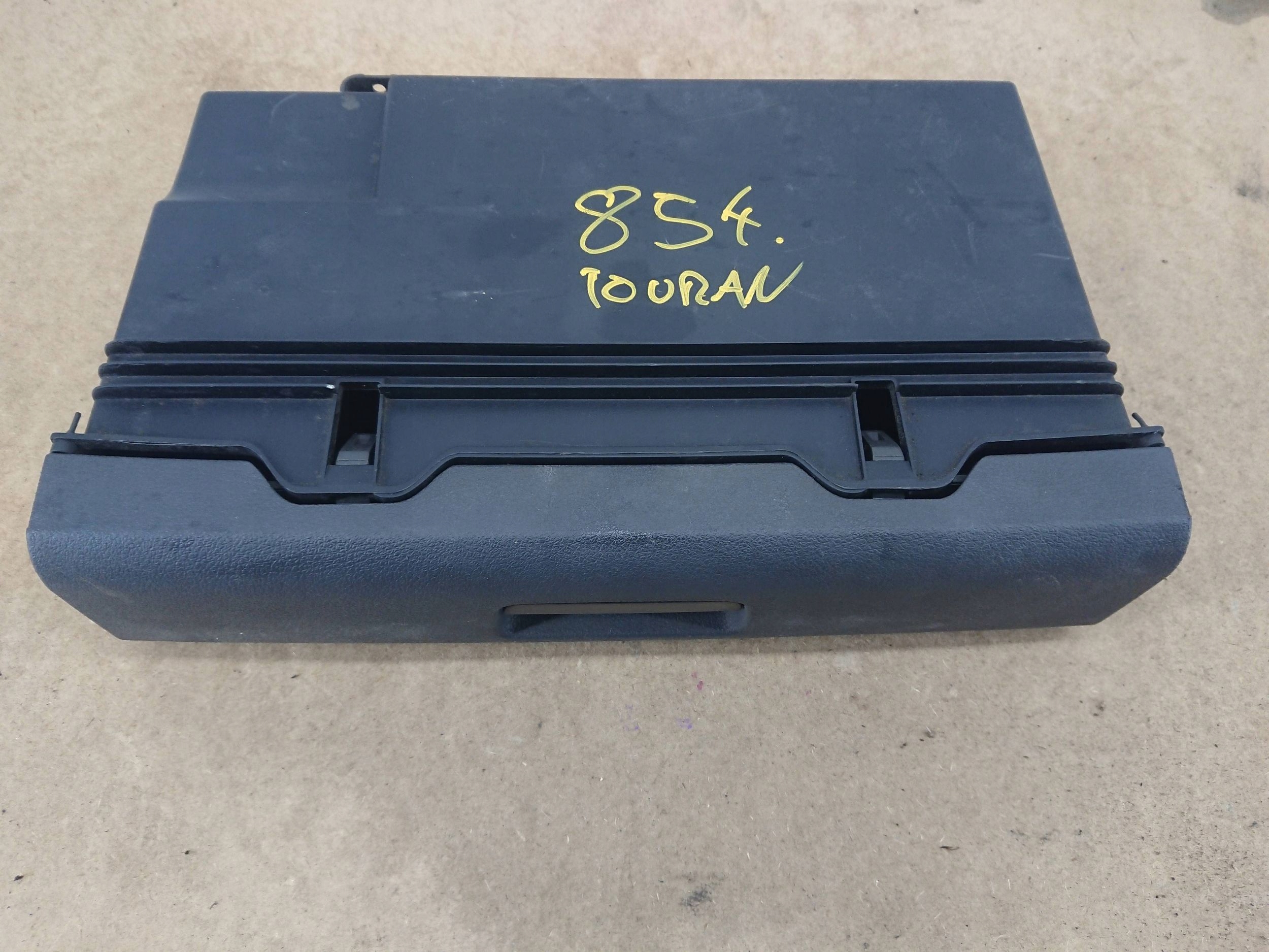 Volkswagen Touran und 1 1T08 Handschuhfach unter Sitz