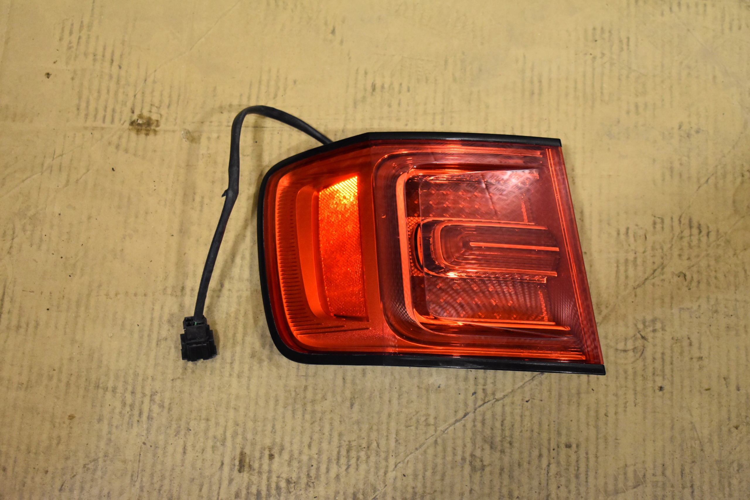 IDEALNA light rear left BENTLEY BENTAYGA 1