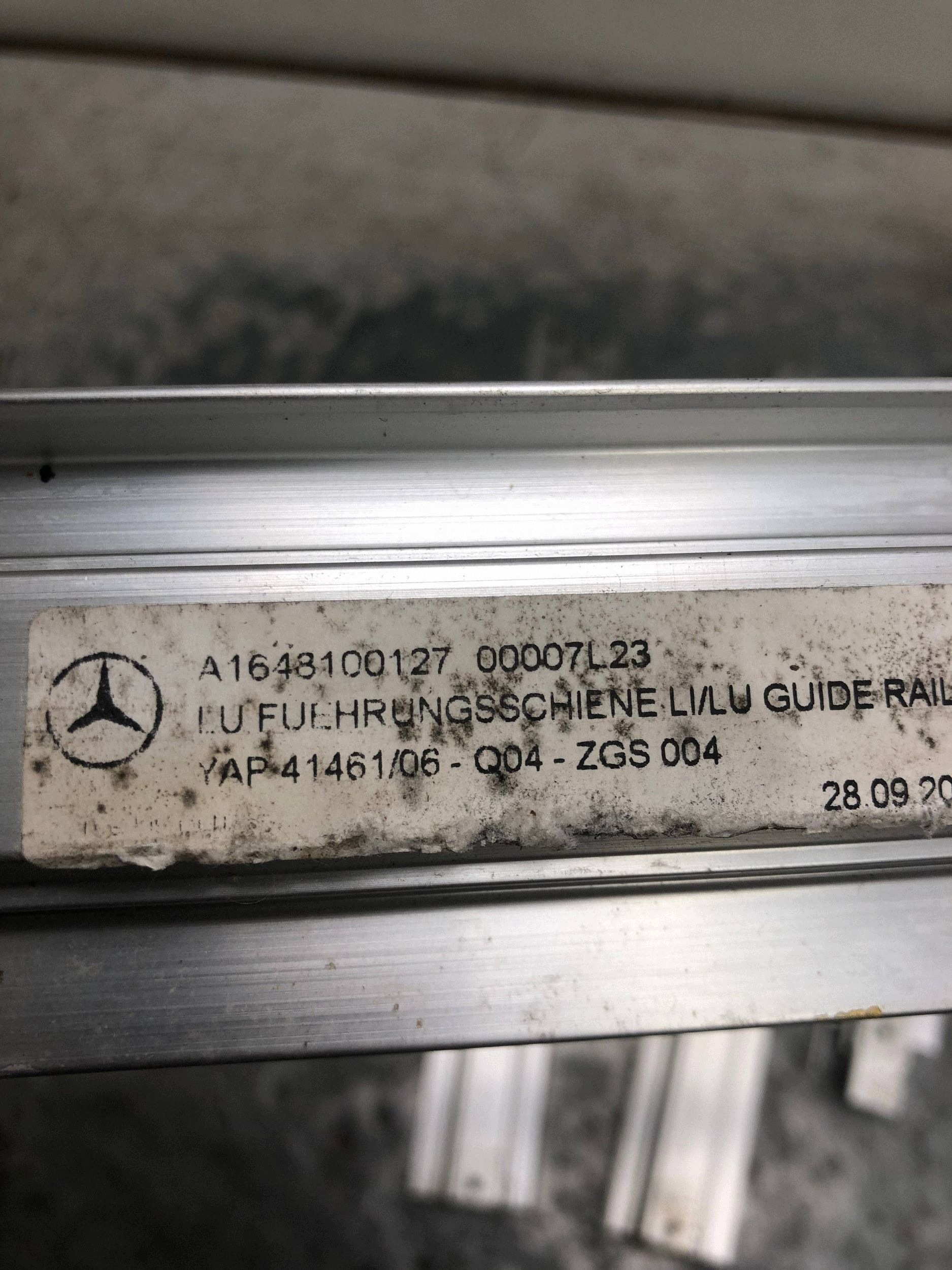 SZYNY boot left right MERCEDES ML W164 A1648100127 A1648100227
