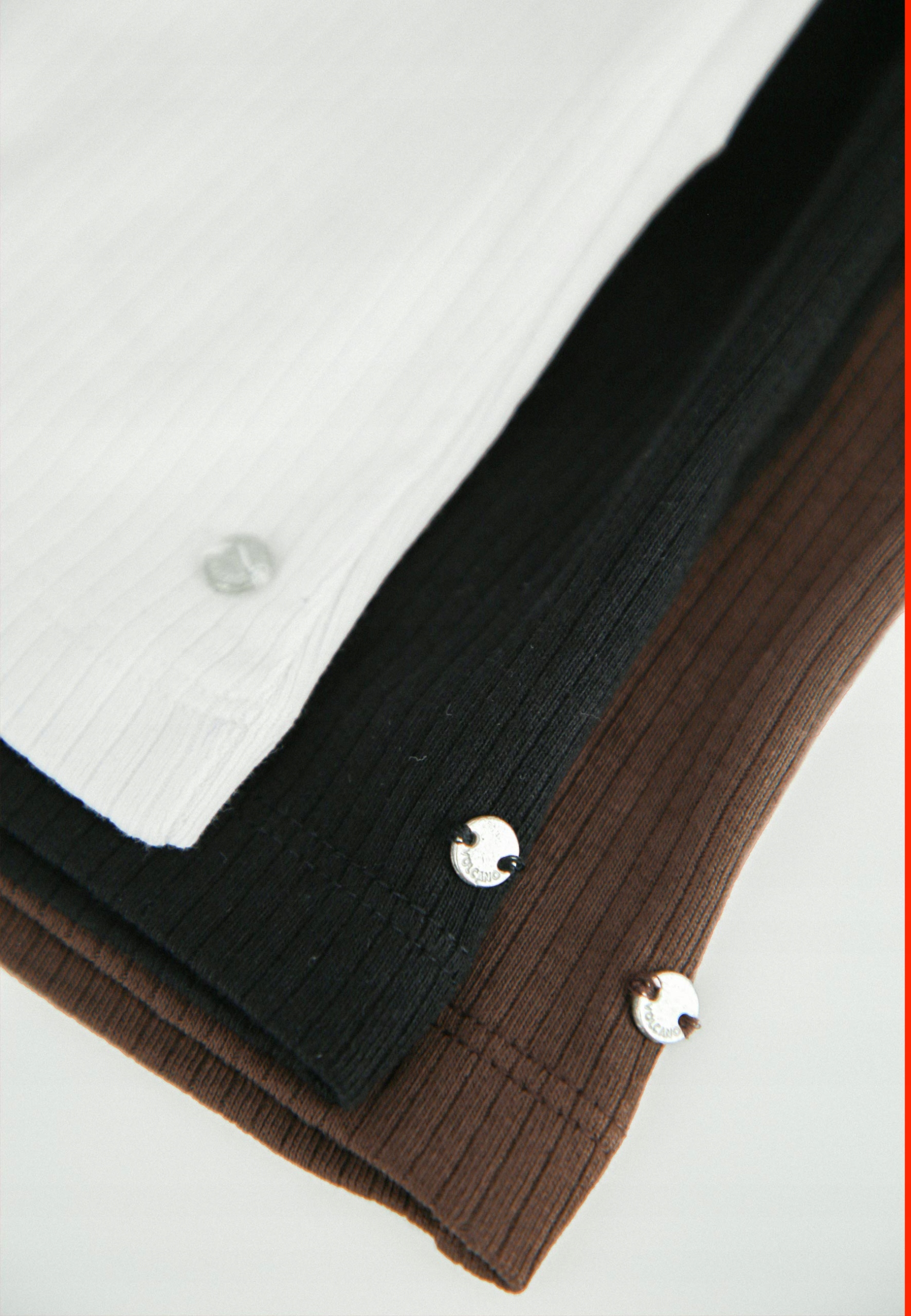 DAMSKI PRĄŻKOWANY TOP SLIM FIT BIAŁY VOLCANO T-DEMI XXL Materiał dominujący bawełna