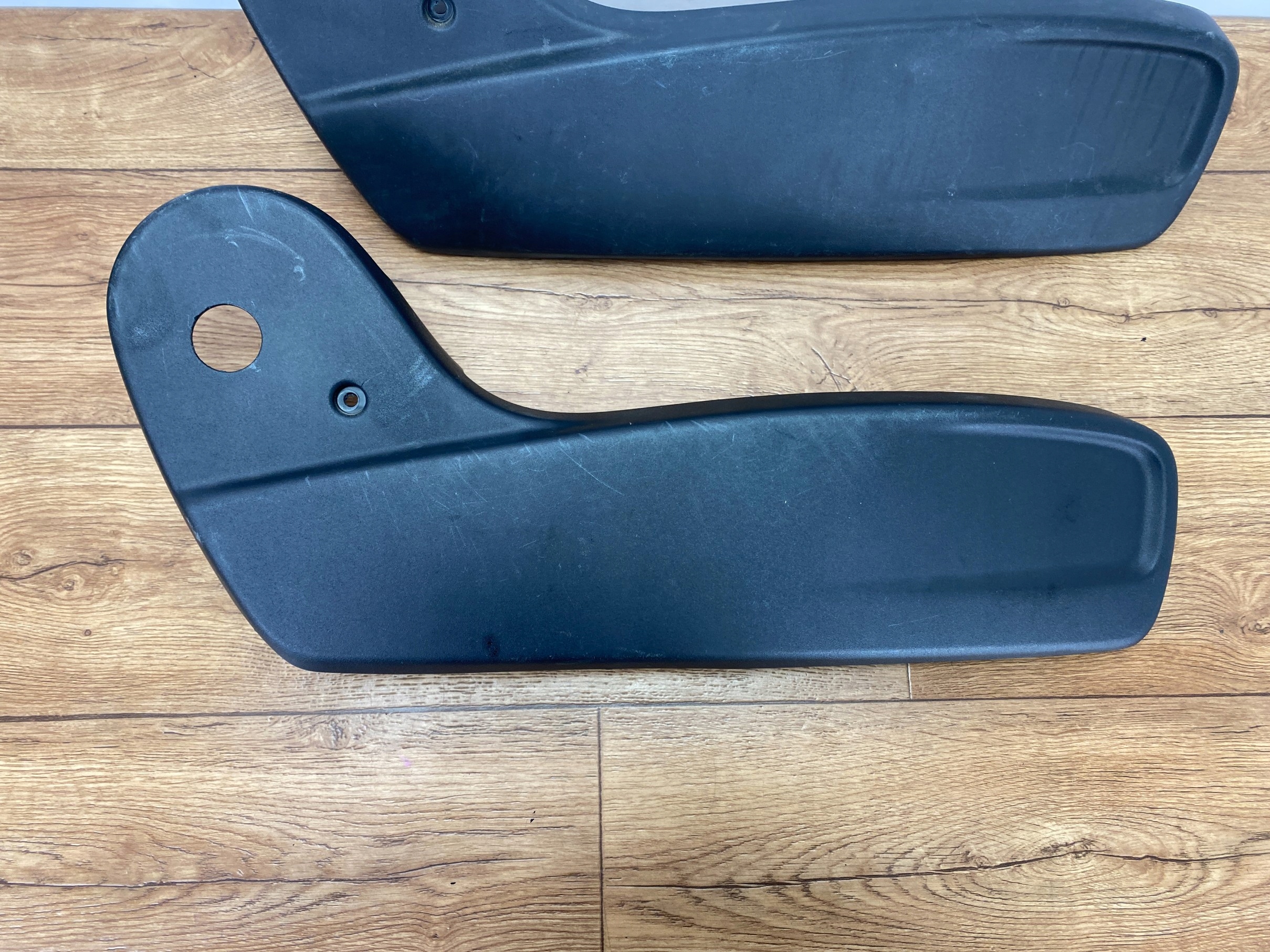 Blende Abdeckung Gehäuse SITZ Dodge Challenger 2015+ USA