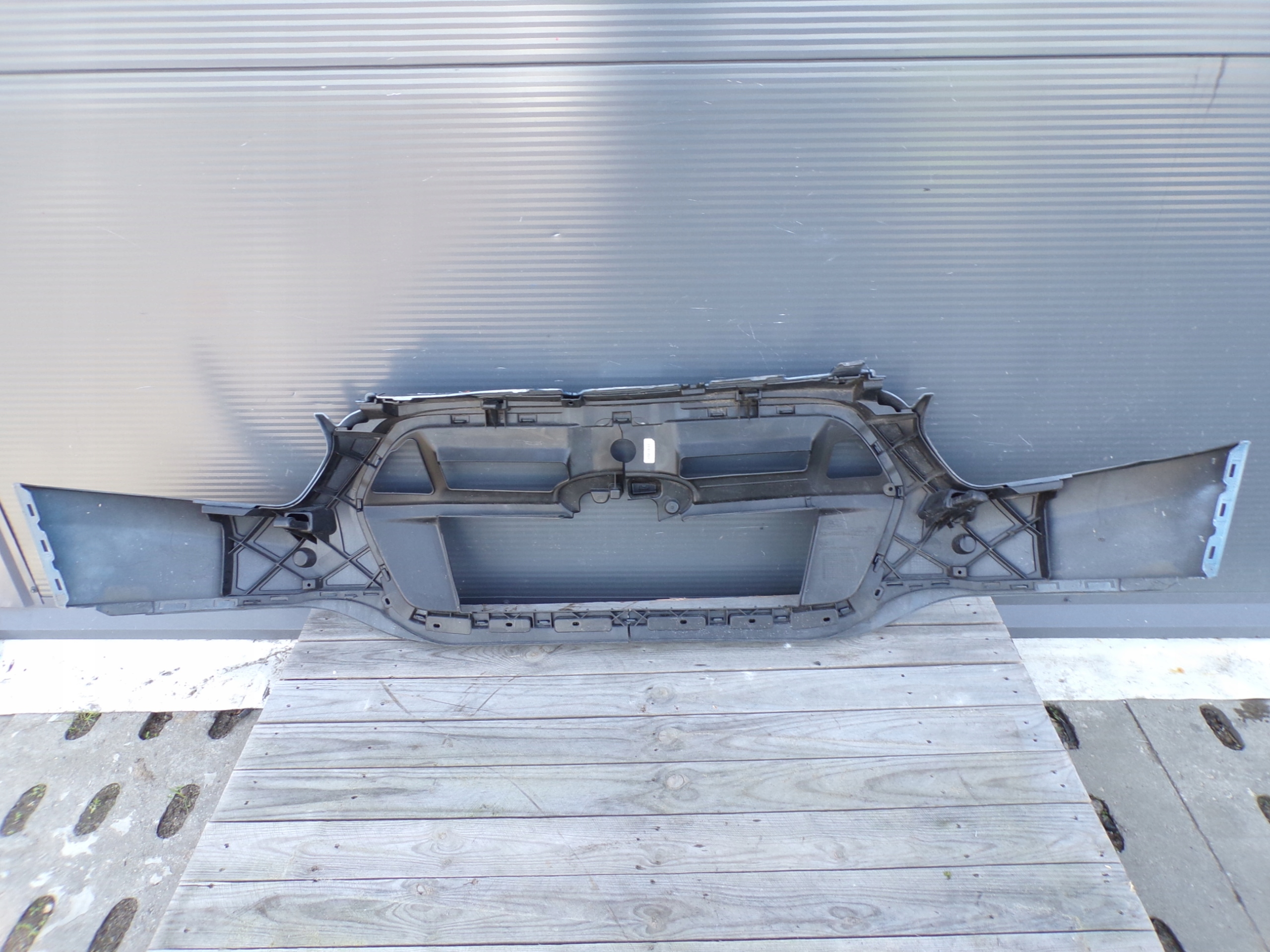 front bumper grille FORD TRANSIT 8 LIFT (1)