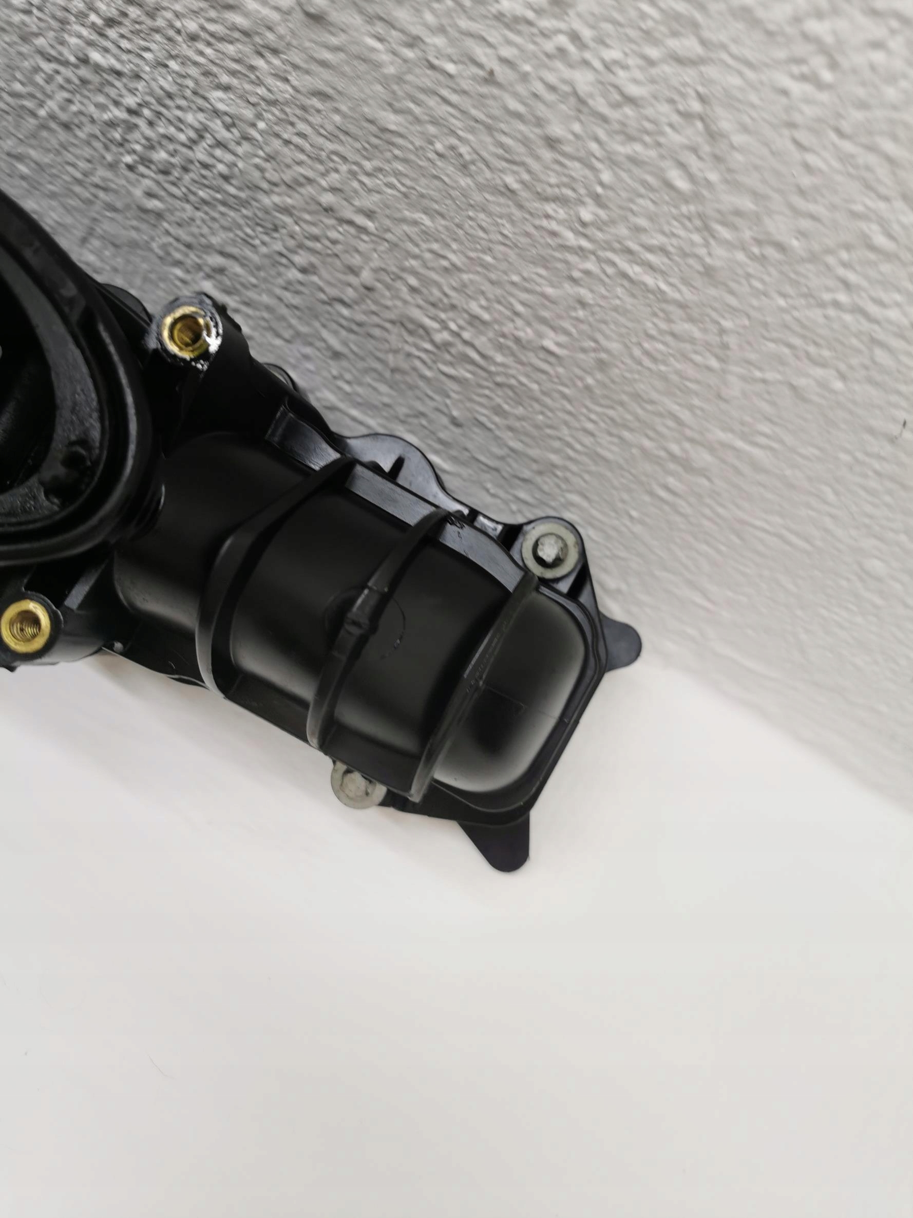intake manifold MERCEDES E-KLASA W212 A6510900037