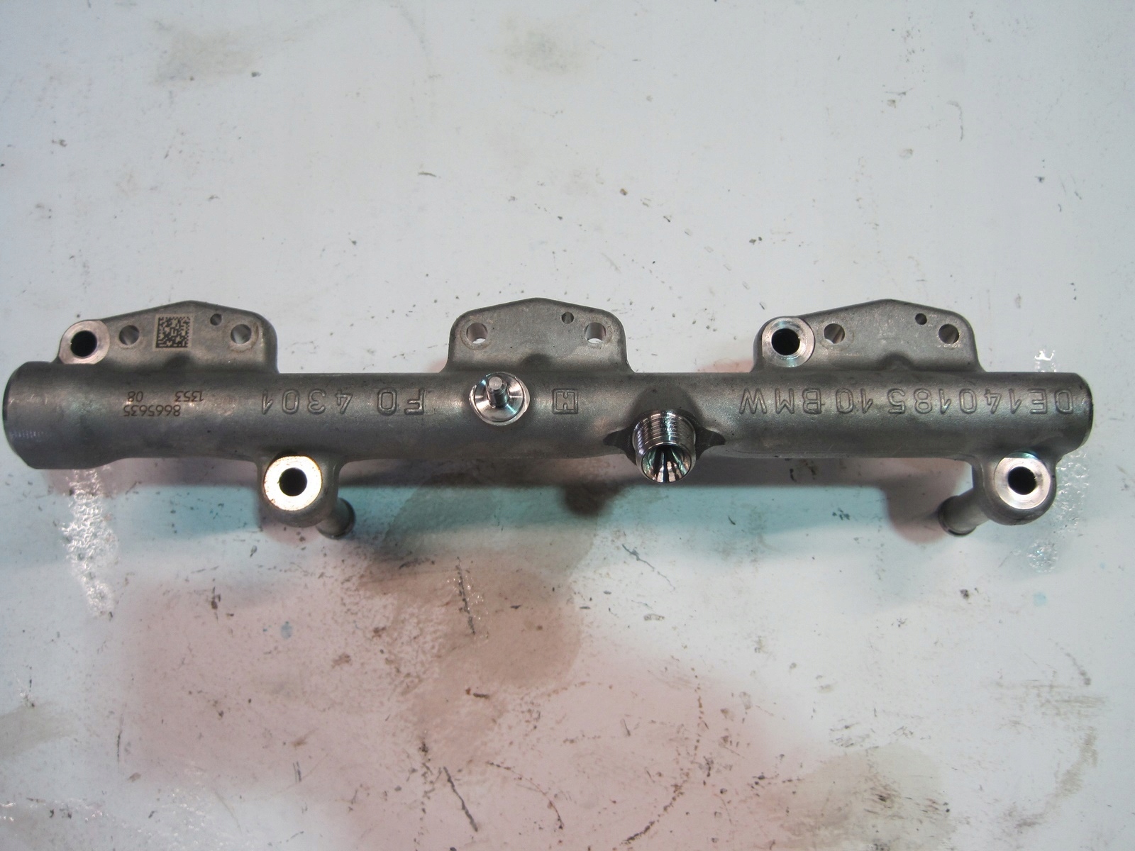 Rampe injection TOYOTA SUPRA 3,0i 8665635