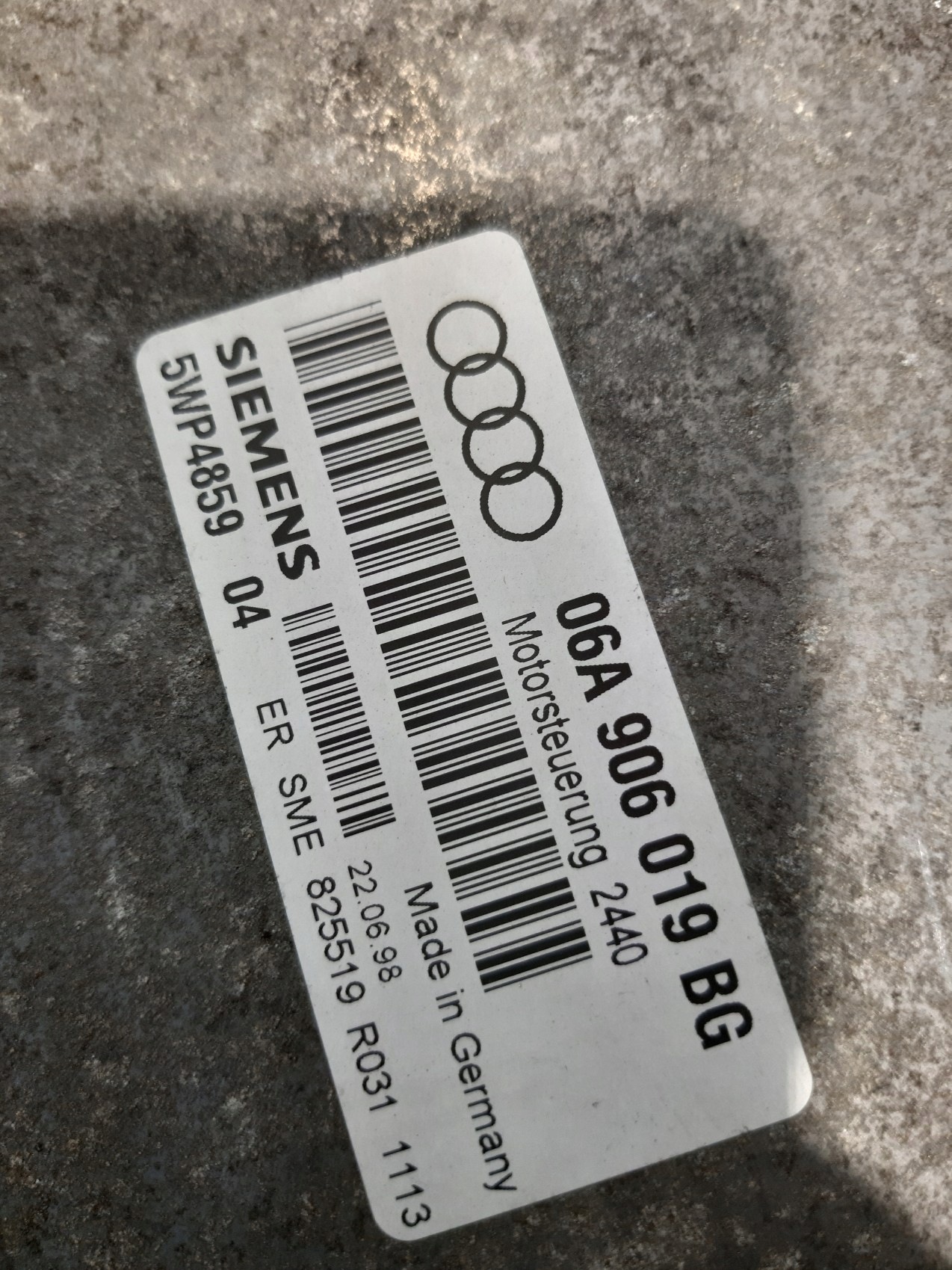 computer control unit of the engine AUDI A3 96-03 1.6 8V 06A906019BG