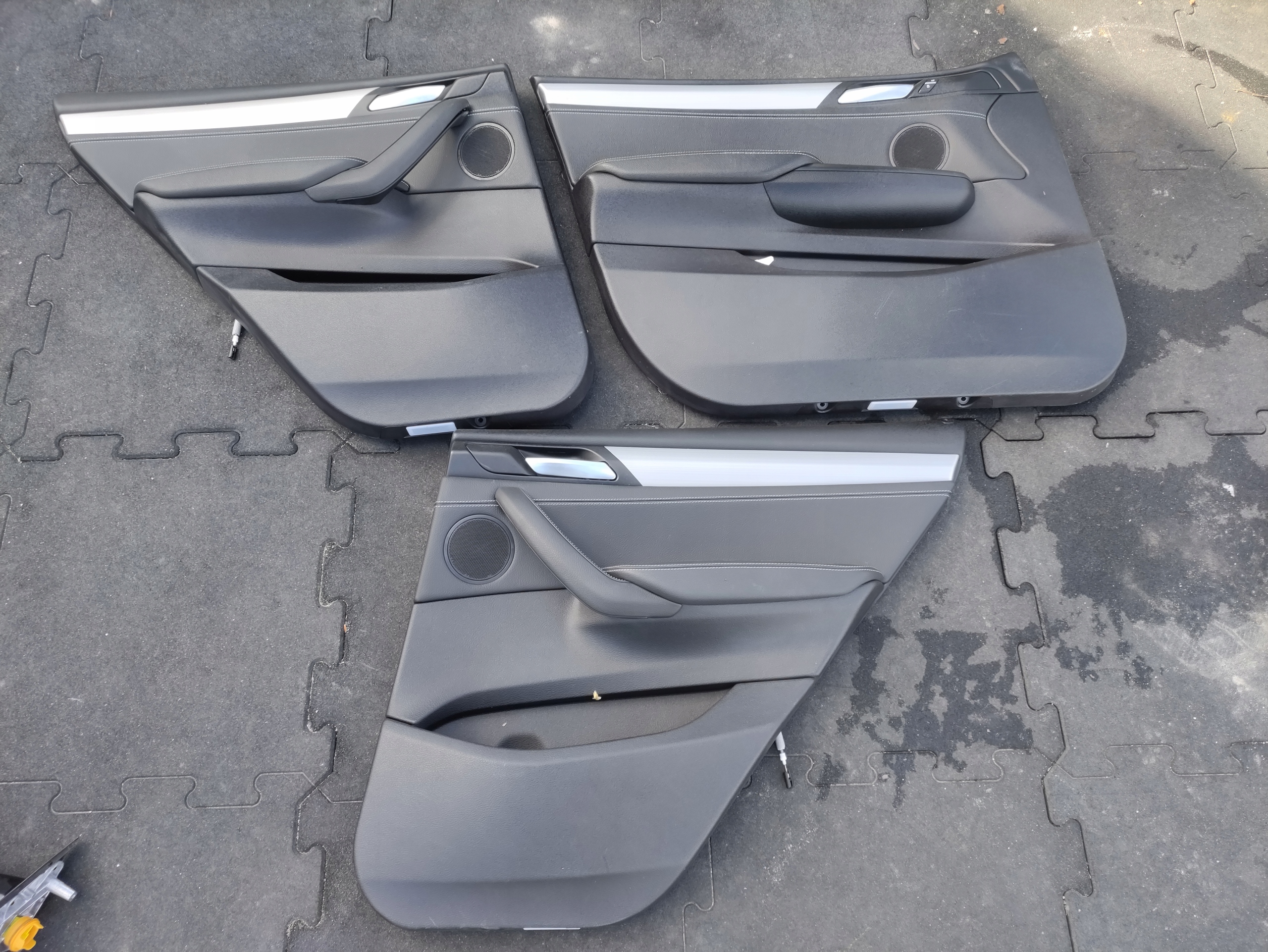 Оббивка дверей BMW X4 F26