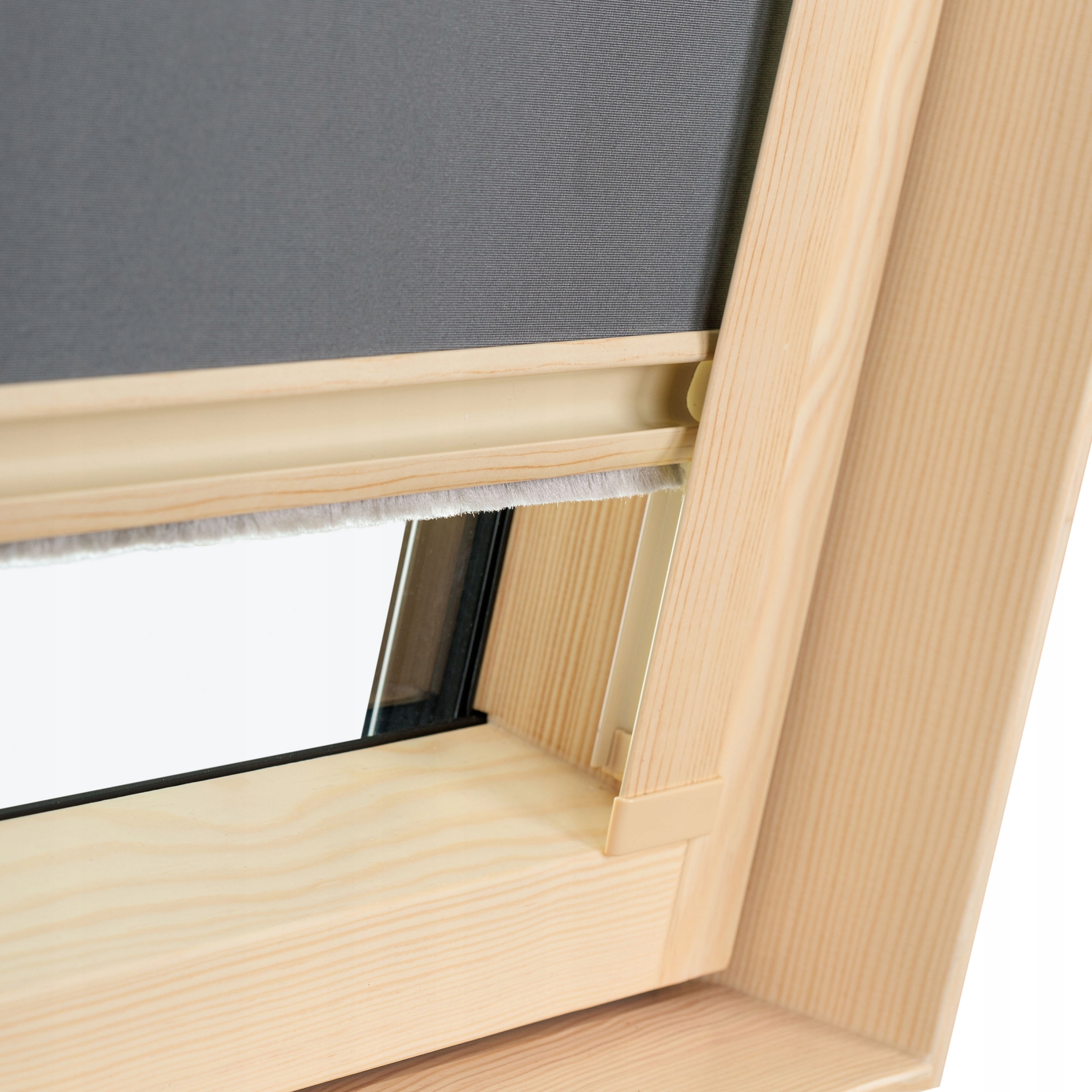 ROLETA DACHOWA ZACIEMNIAJĄCA pasująca do okien FAKRO VELUX OPTILIGHT 78x140 Szerokość produktu 78 cm