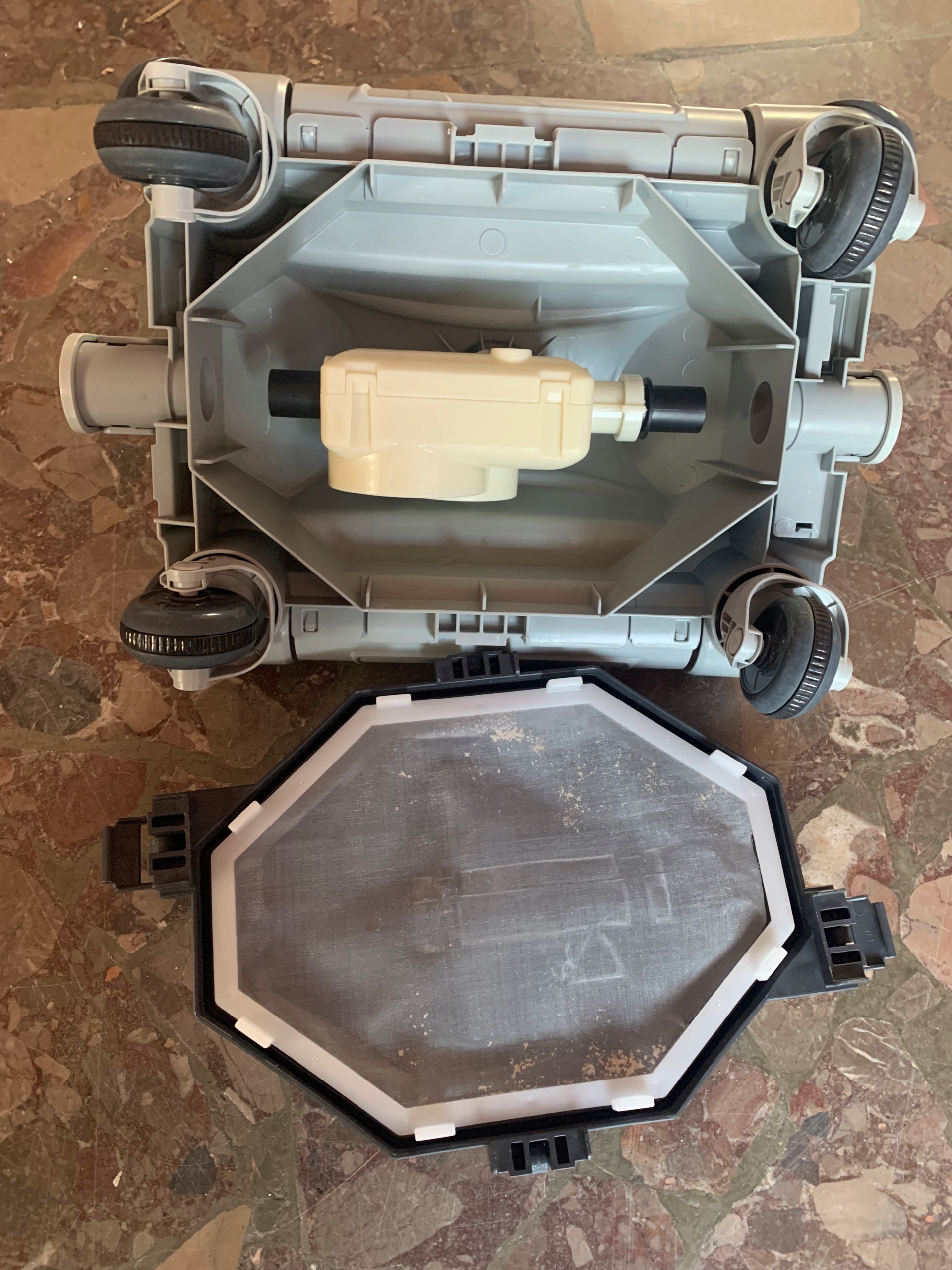 INTEX ODKURZACZ BASENOWY 28001crystal clear Producent Intex