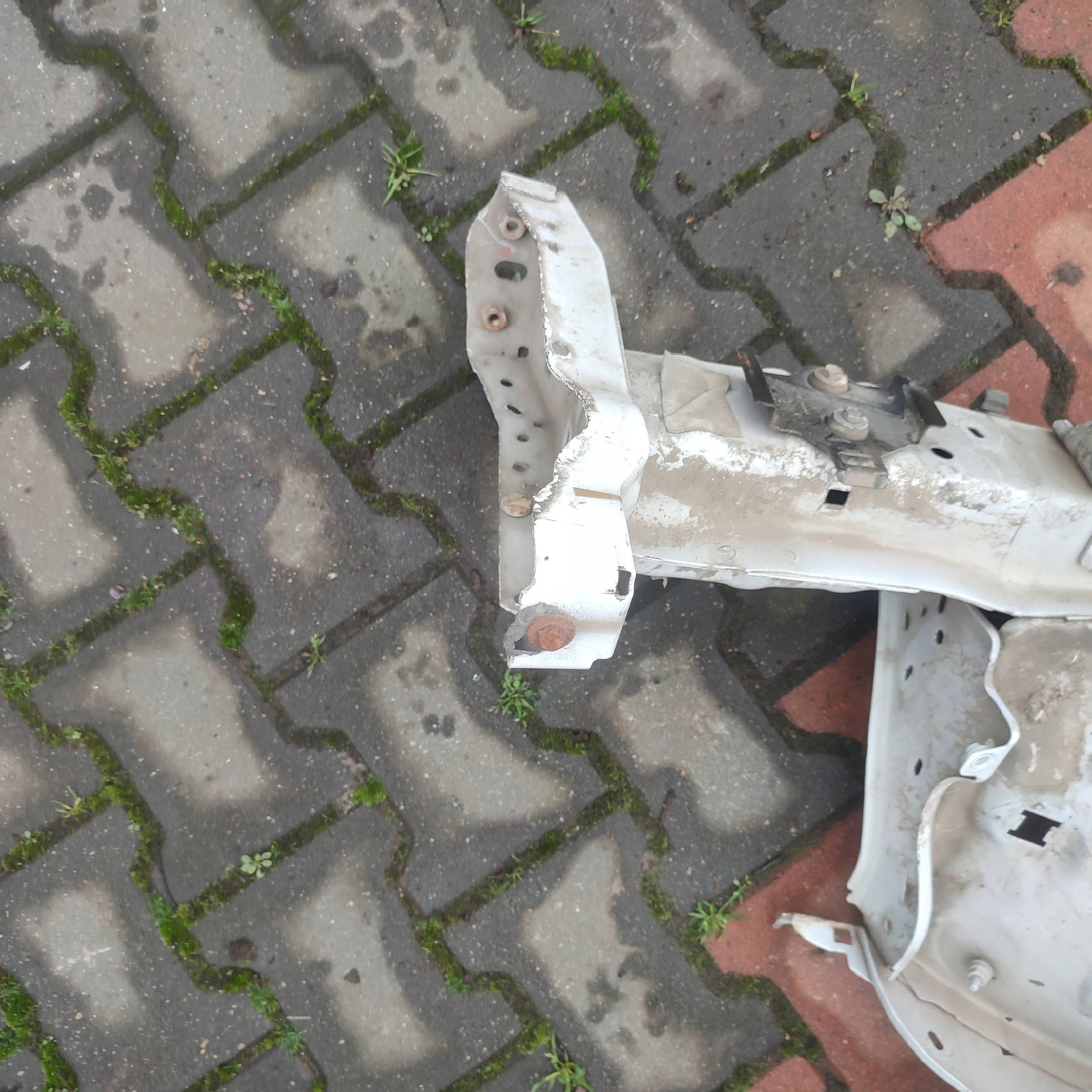 quarter front side right Peugeot Rifter