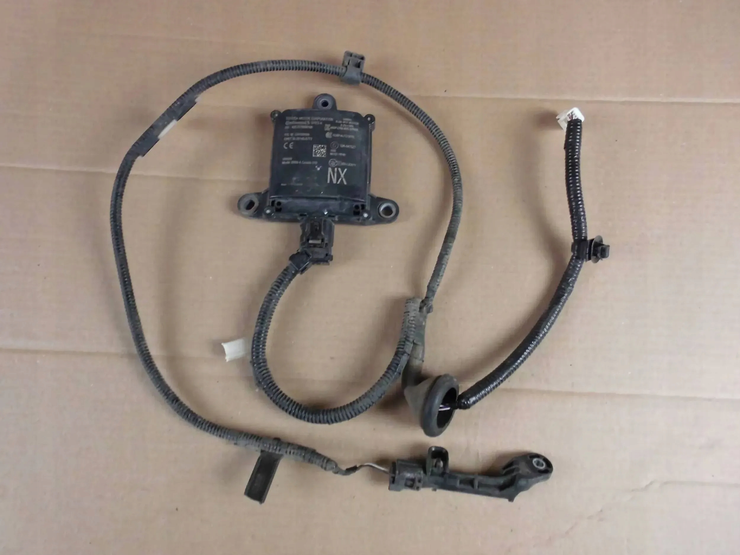 Lexus NX300H radar sensor Sensor martwego pola punktu 8816278040
