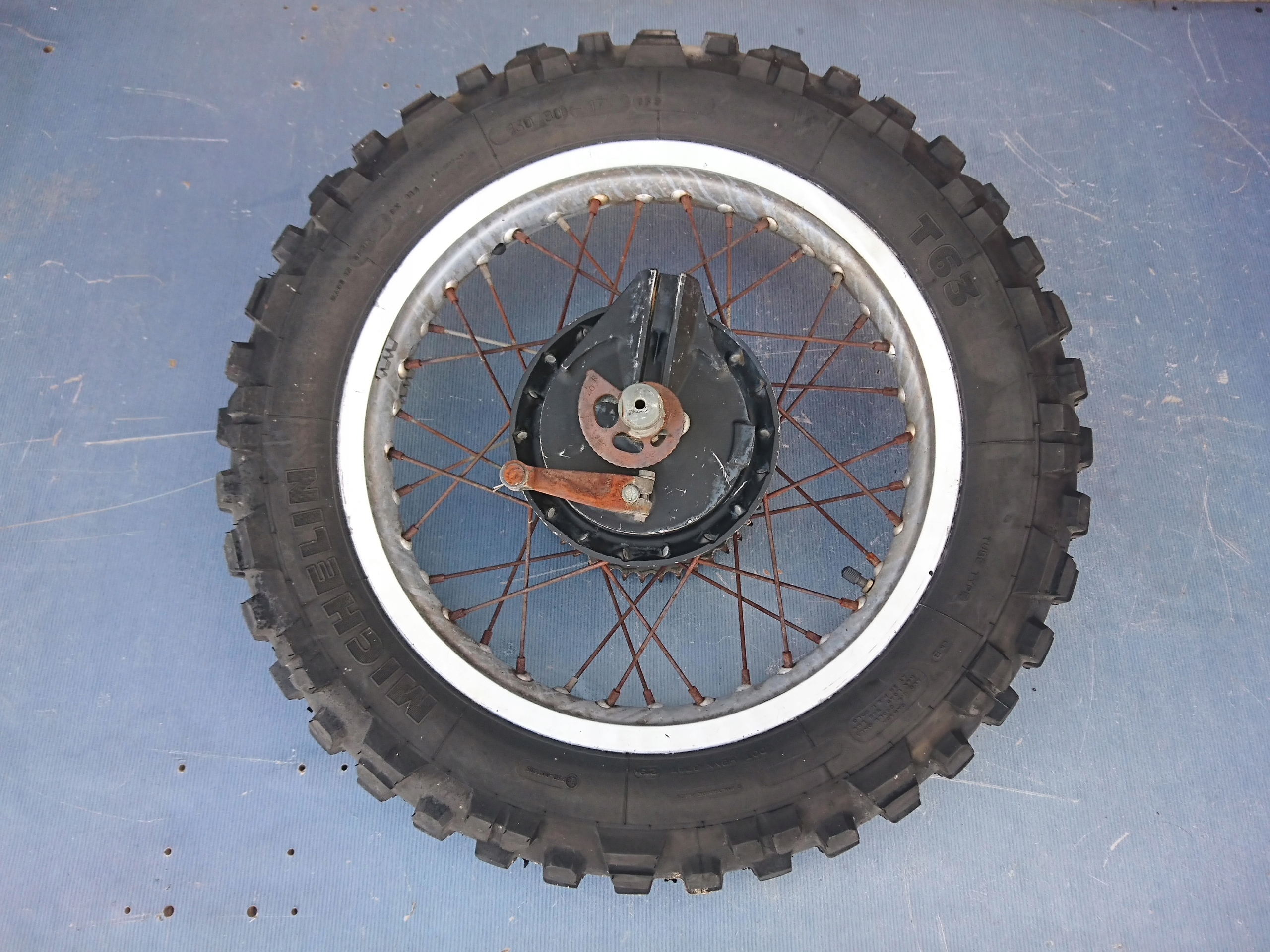 Honda xl 500 xl 600 задній ободок досить повний