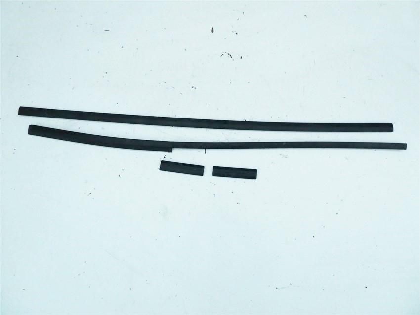 06TGBNVCXZ12 - Планка крыши левая Toyota RAV4 III 5D 2006-2012R