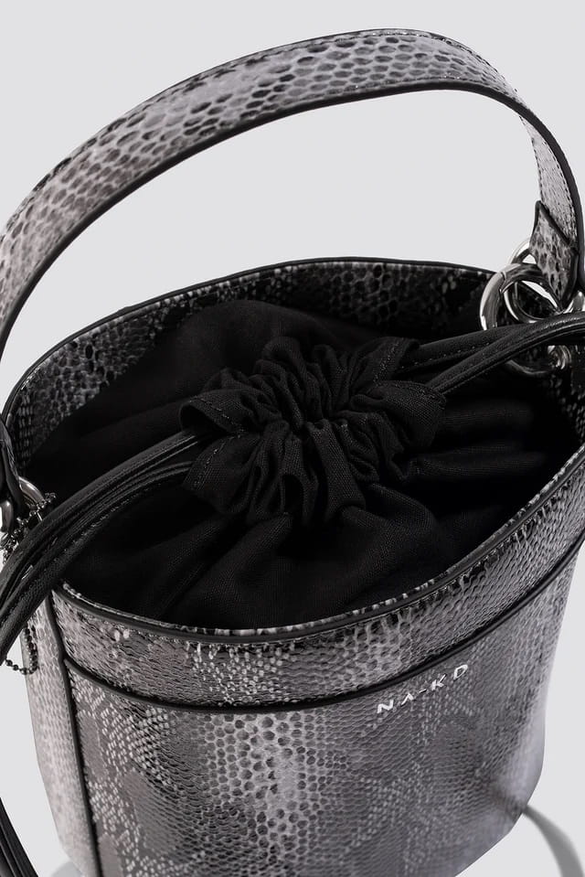 NA-KD Torebka na ramię koszyk wąż Kolor wielokolorowy