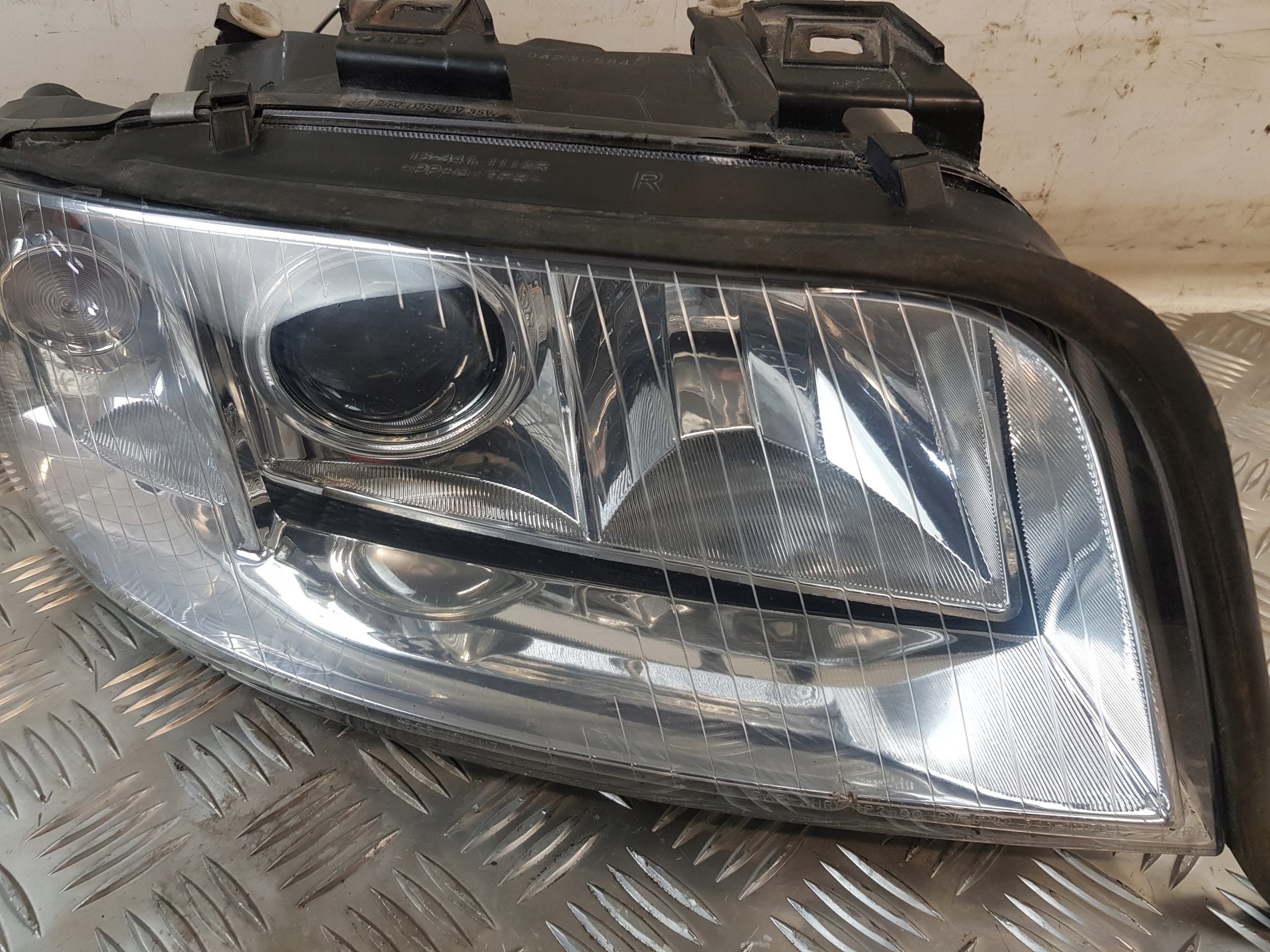 AUDI A6 C5 04R- light right front DEPO EUROPA