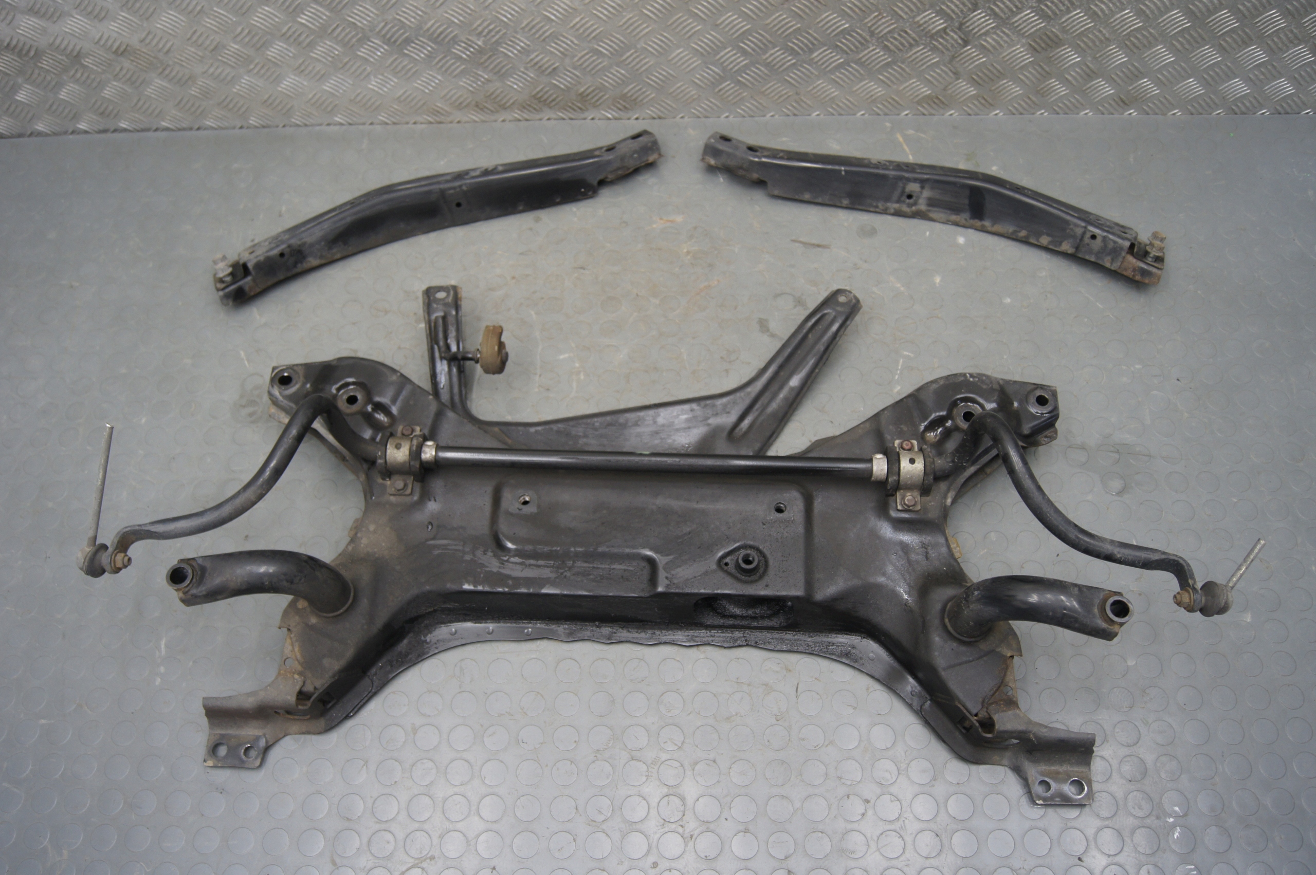 подрамник Двигателя 4x4 2.2 d Outlander III