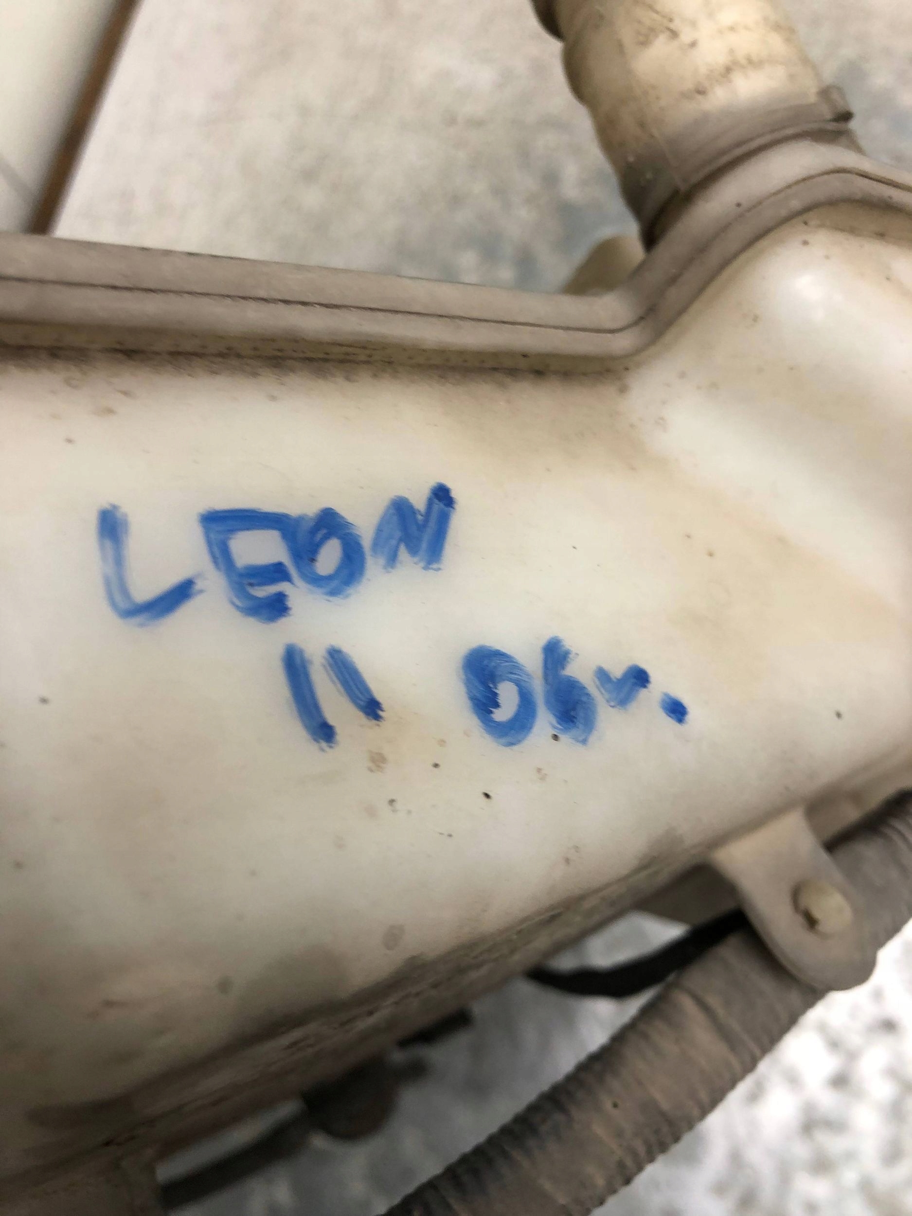 washer fluid tank SEAT LEON II 1K0955453Q