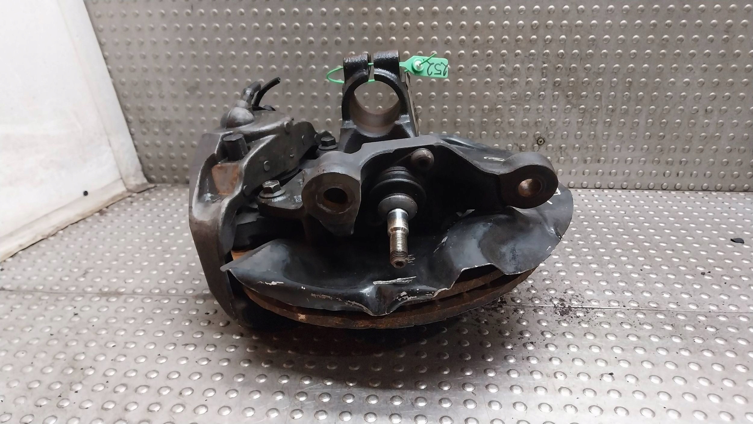 otoč čepu třmen levý předek KPL 6768315 BMW E60 E61 XDRIVE